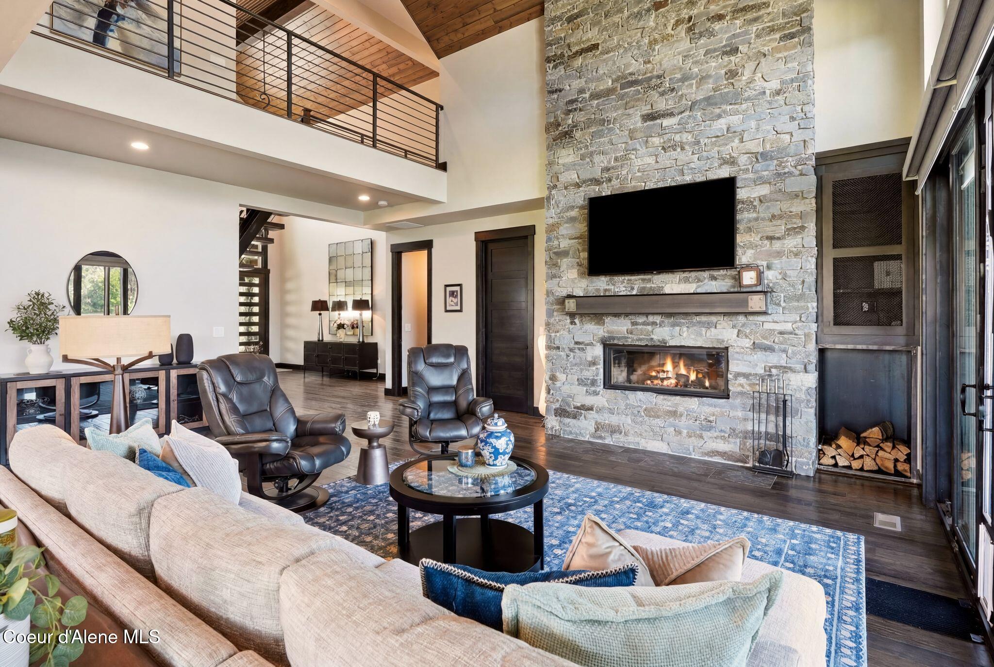 518 S Hidden Island Ln, Coeur d'Alene