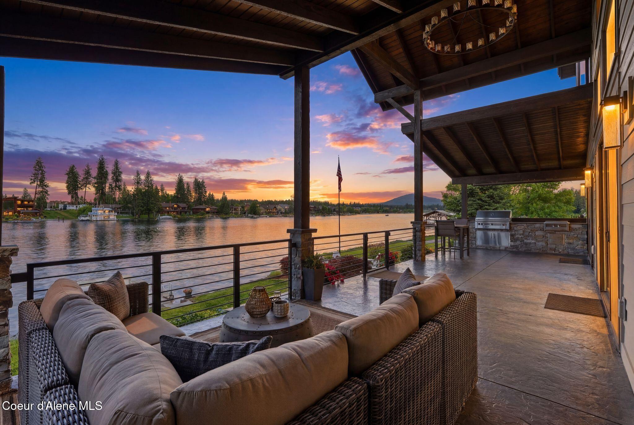 518 S Hidden Island Ln, Coeur d'Alene