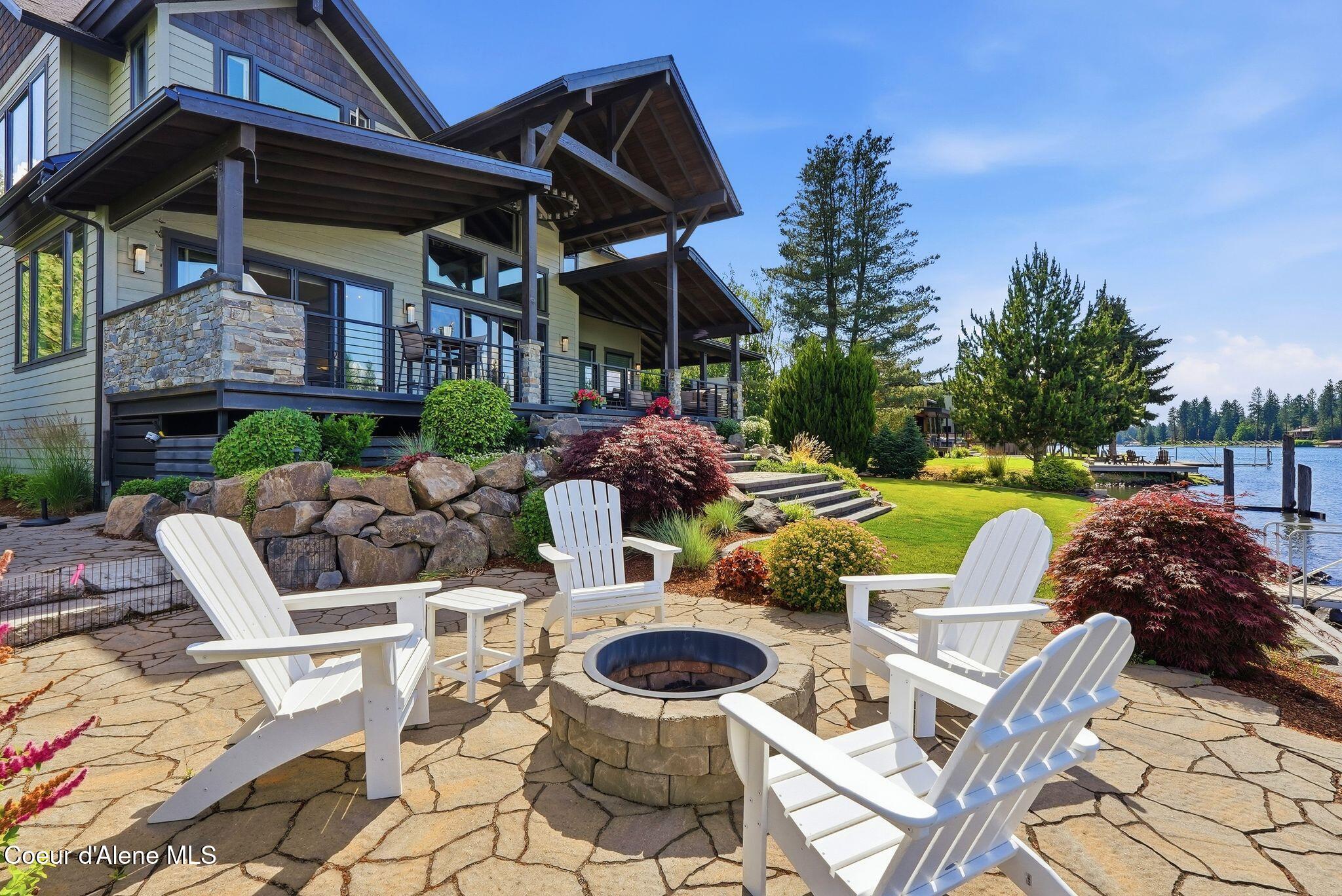 518 S Hidden Island Ln, Coeur d'Alene