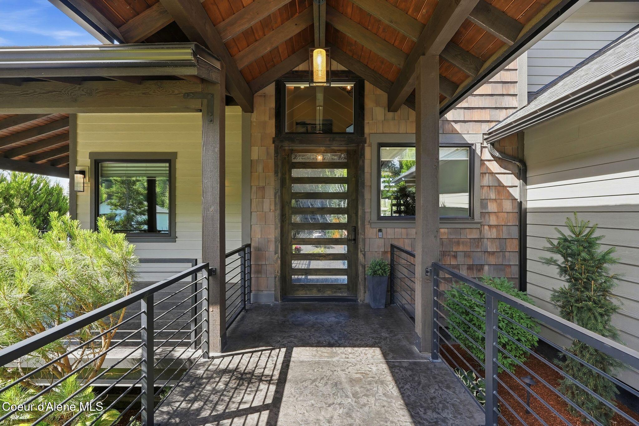 518 S Hidden Island Ln, Coeur d'Alene