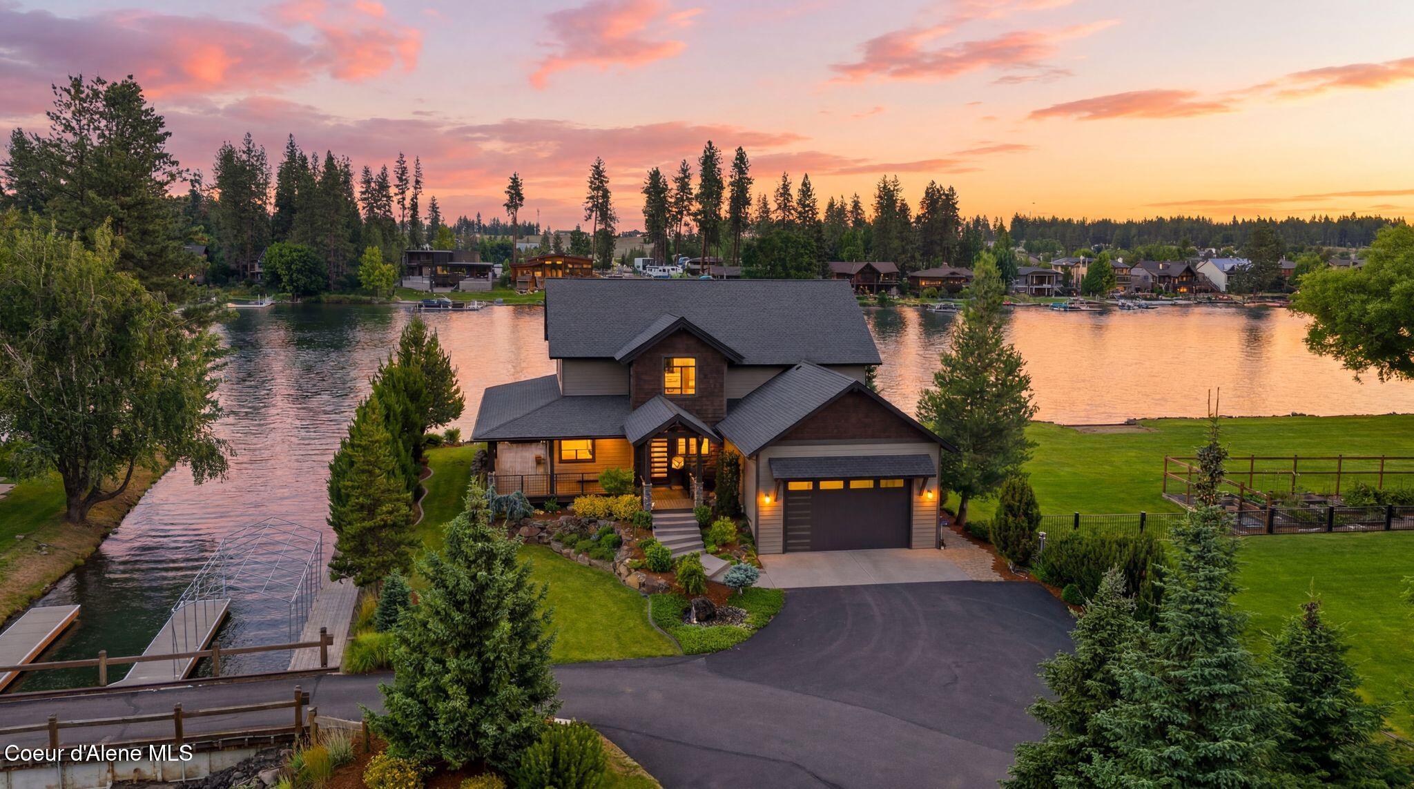 518 S Hidden Island Ln, Coeur d'Alene