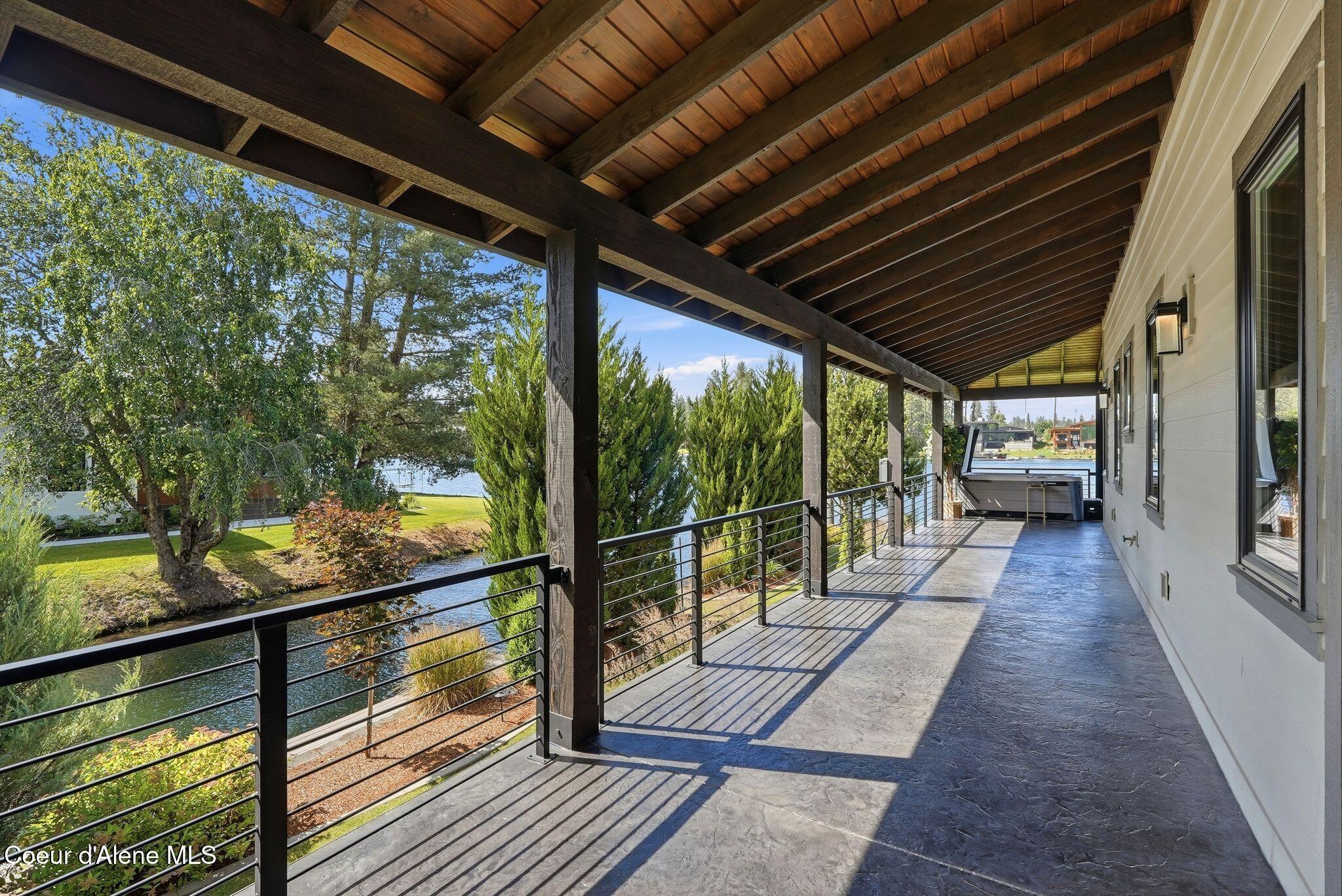518 S Hidden Island Ln, Coeur d'Alene