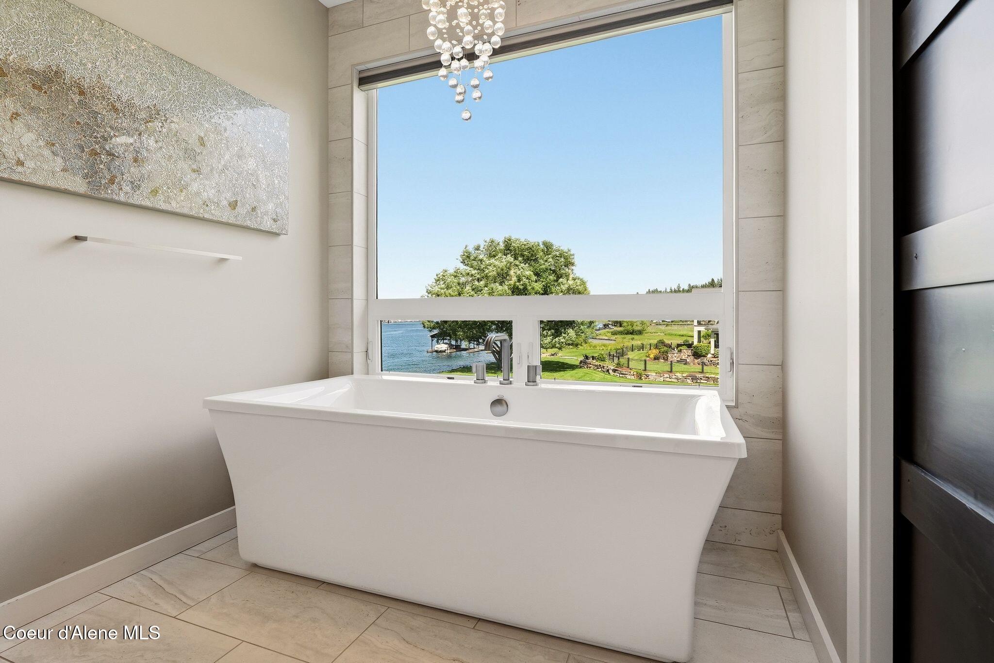 518 S Hidden Island Ln, Coeur d'Alene