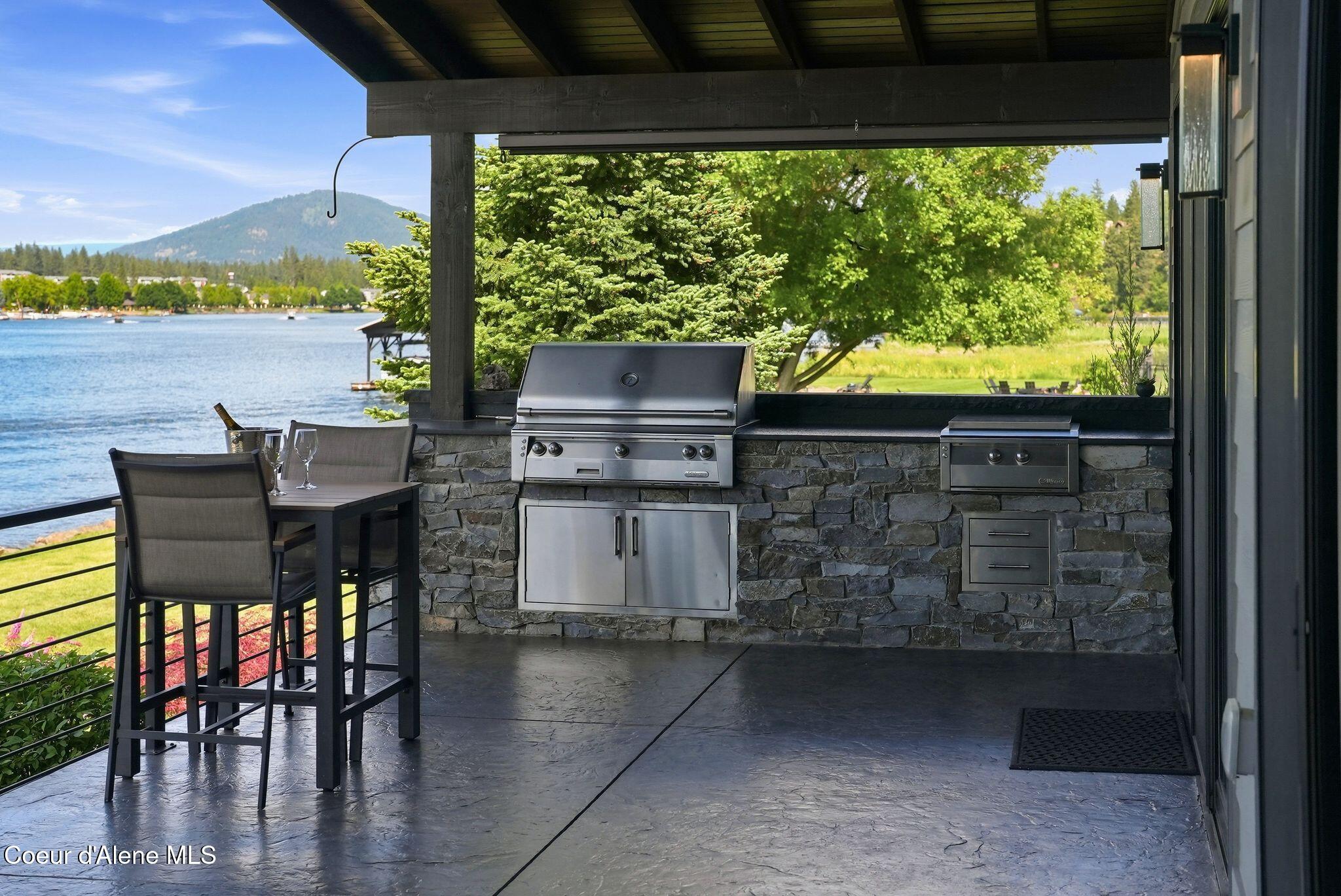 518 S Hidden Island Ln, Coeur d'Alene