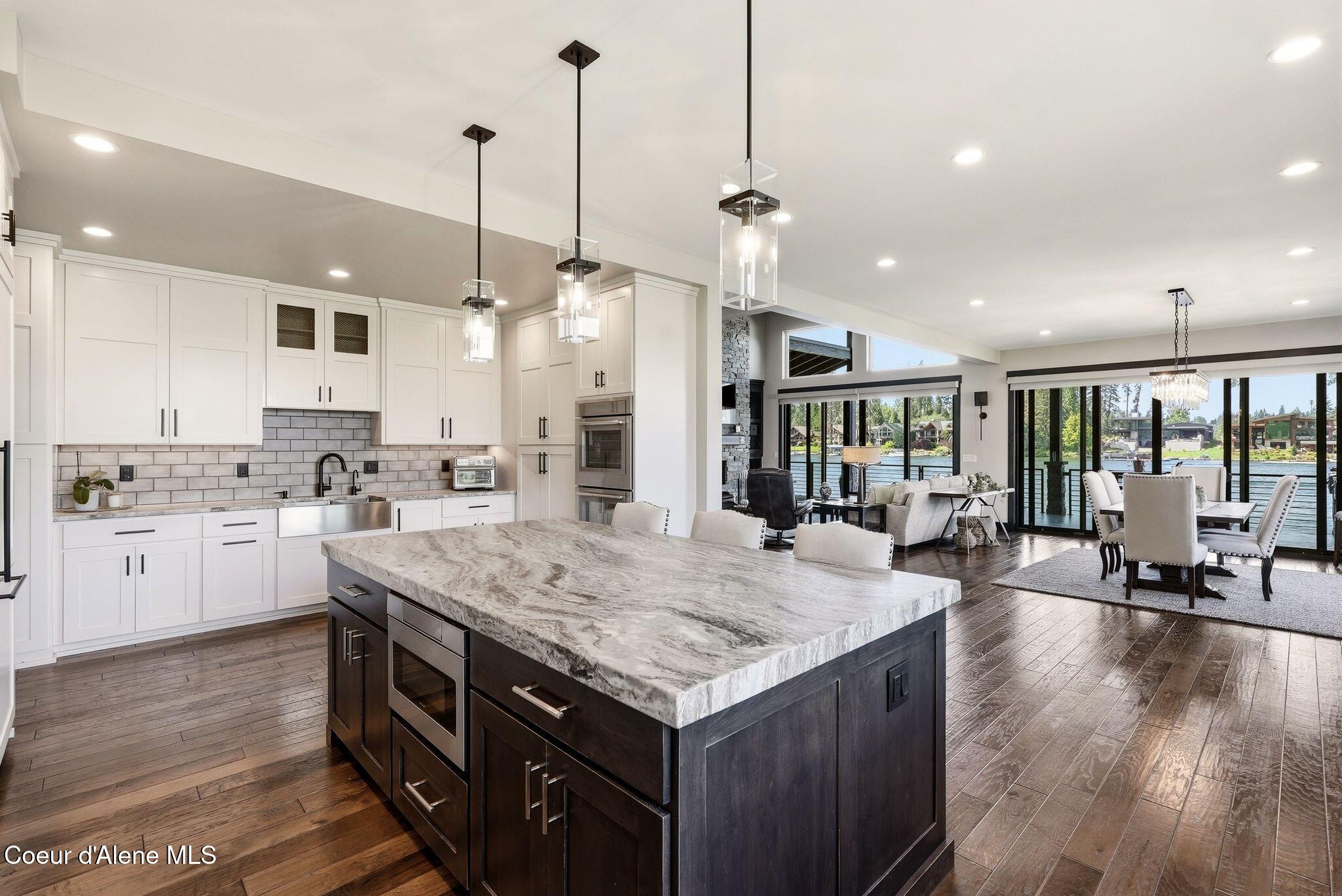 518 S Hidden Island Ln, Coeur d'Alene
