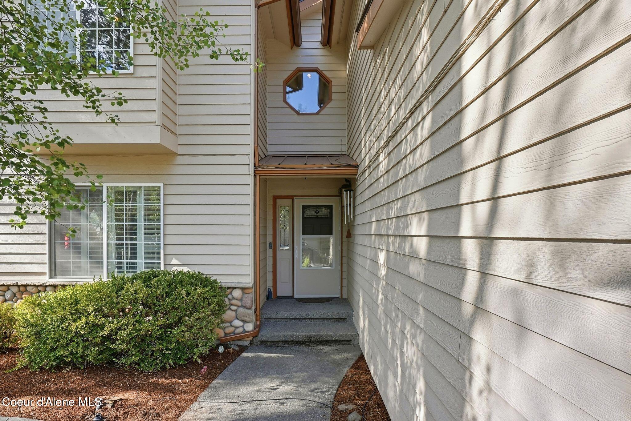 8795 W Driftwood Dr, Coeur d'Alene