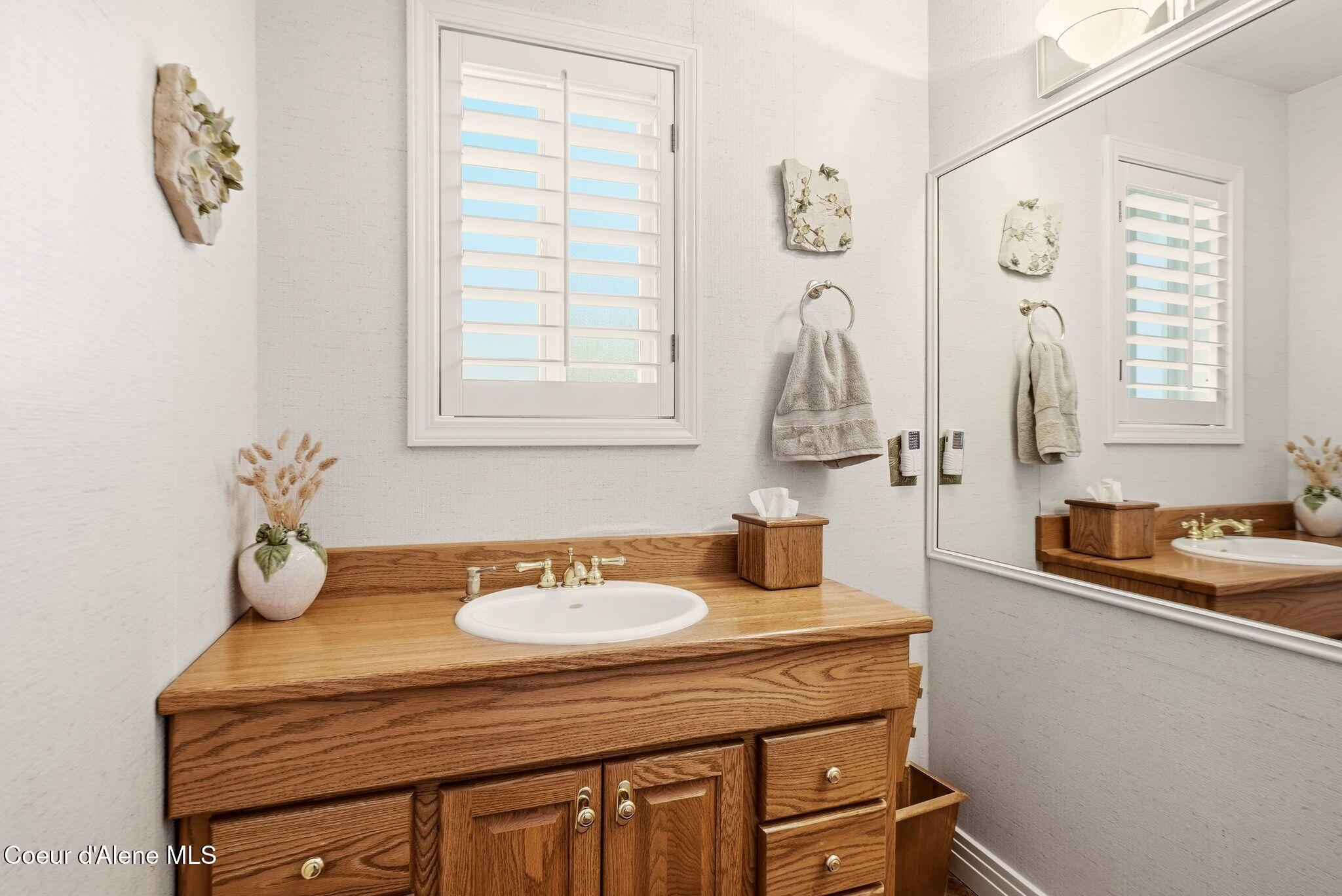 8795 W Driftwood Dr, Coeur d'Alene