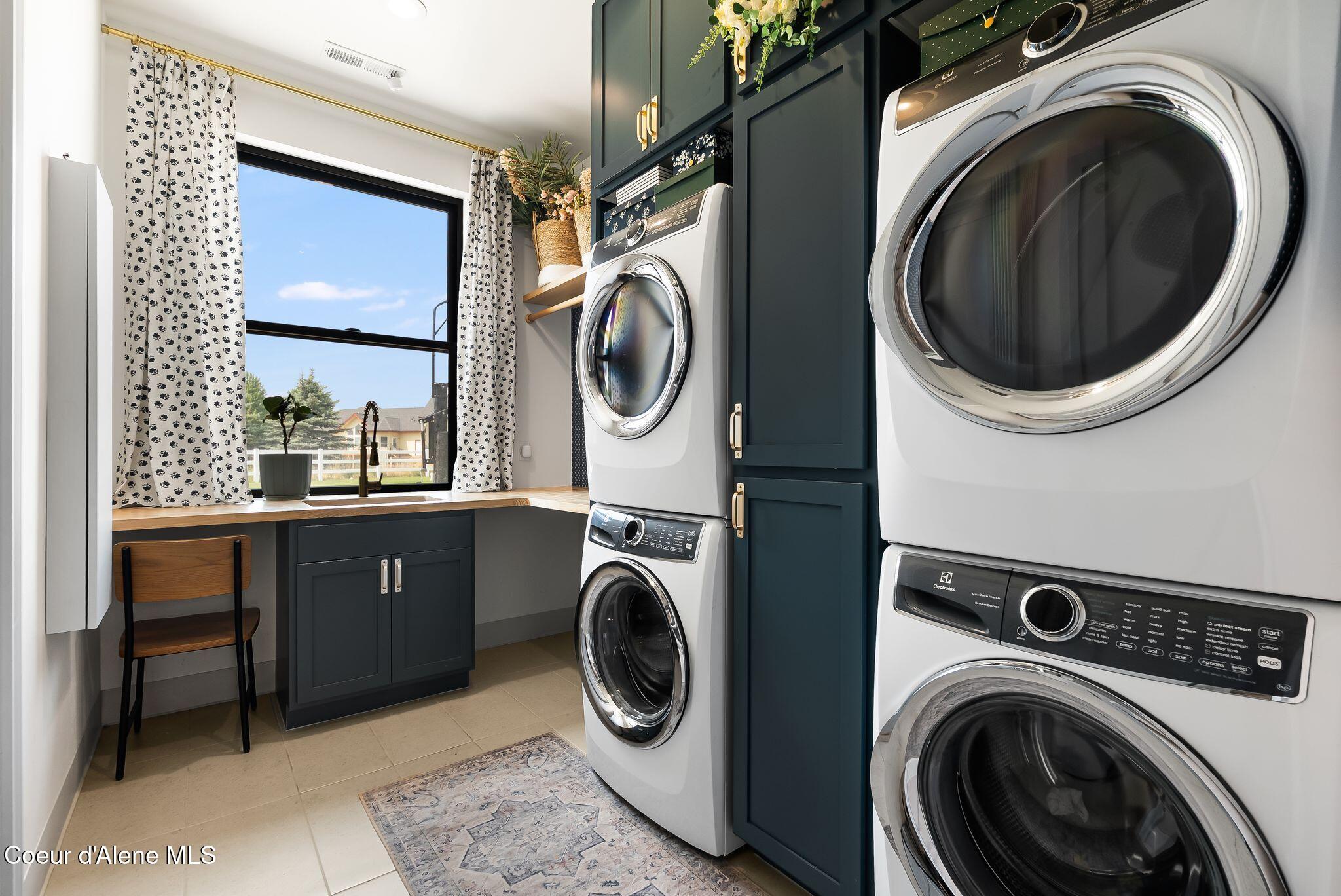 3708 N Carolwood Ct