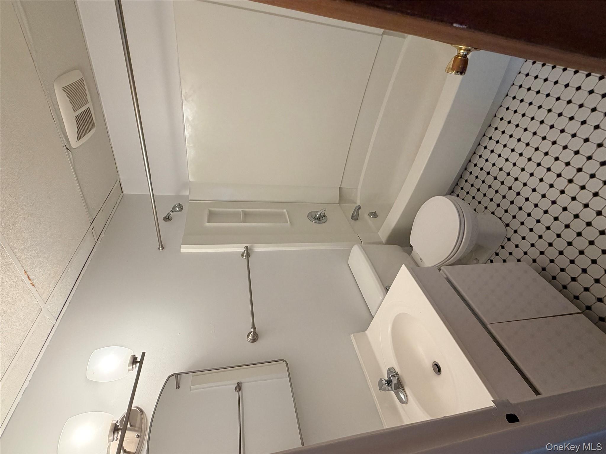 86 McLoughlin Street Unit: B