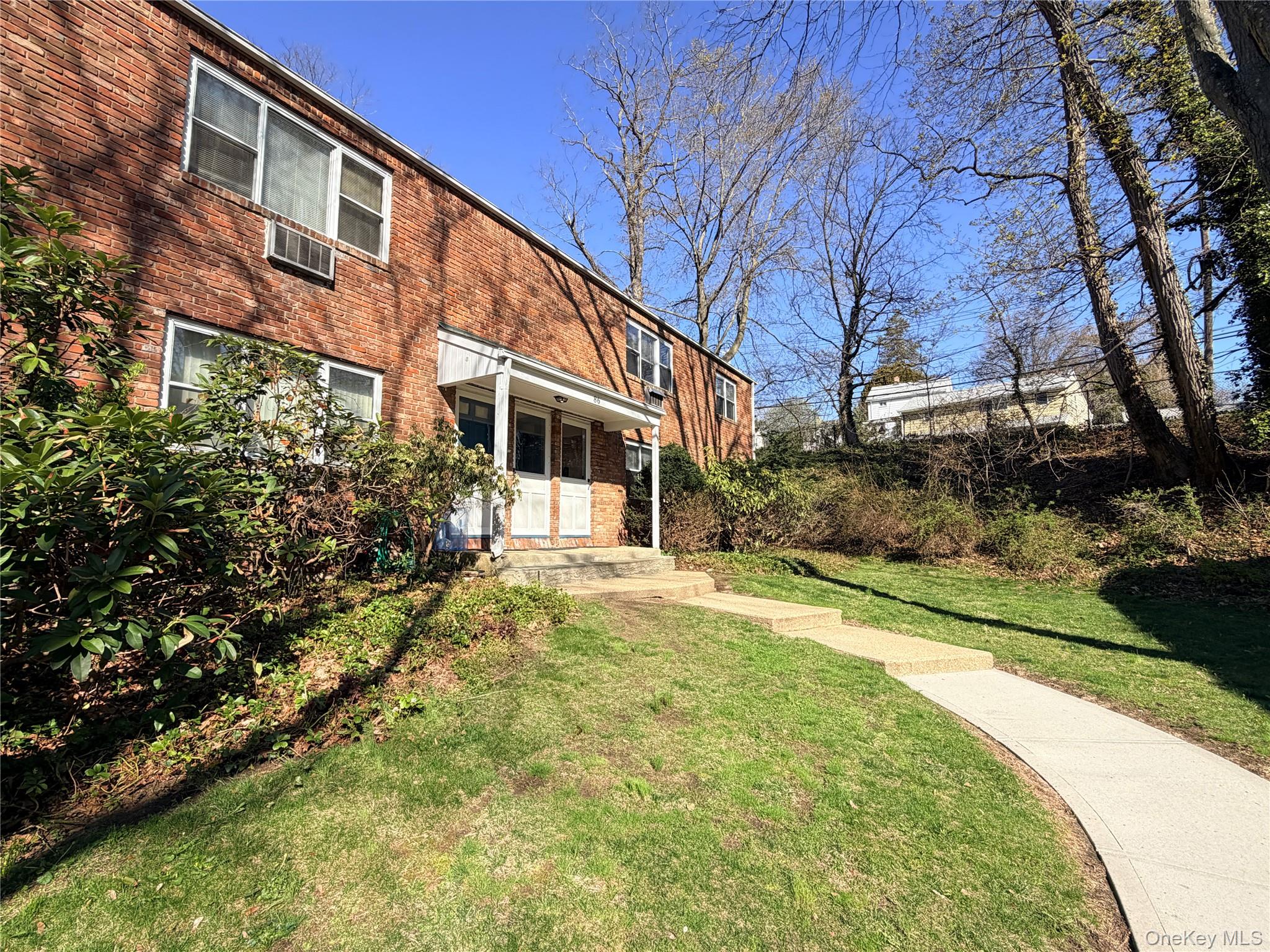 86 McLoughlin Street Unit: B