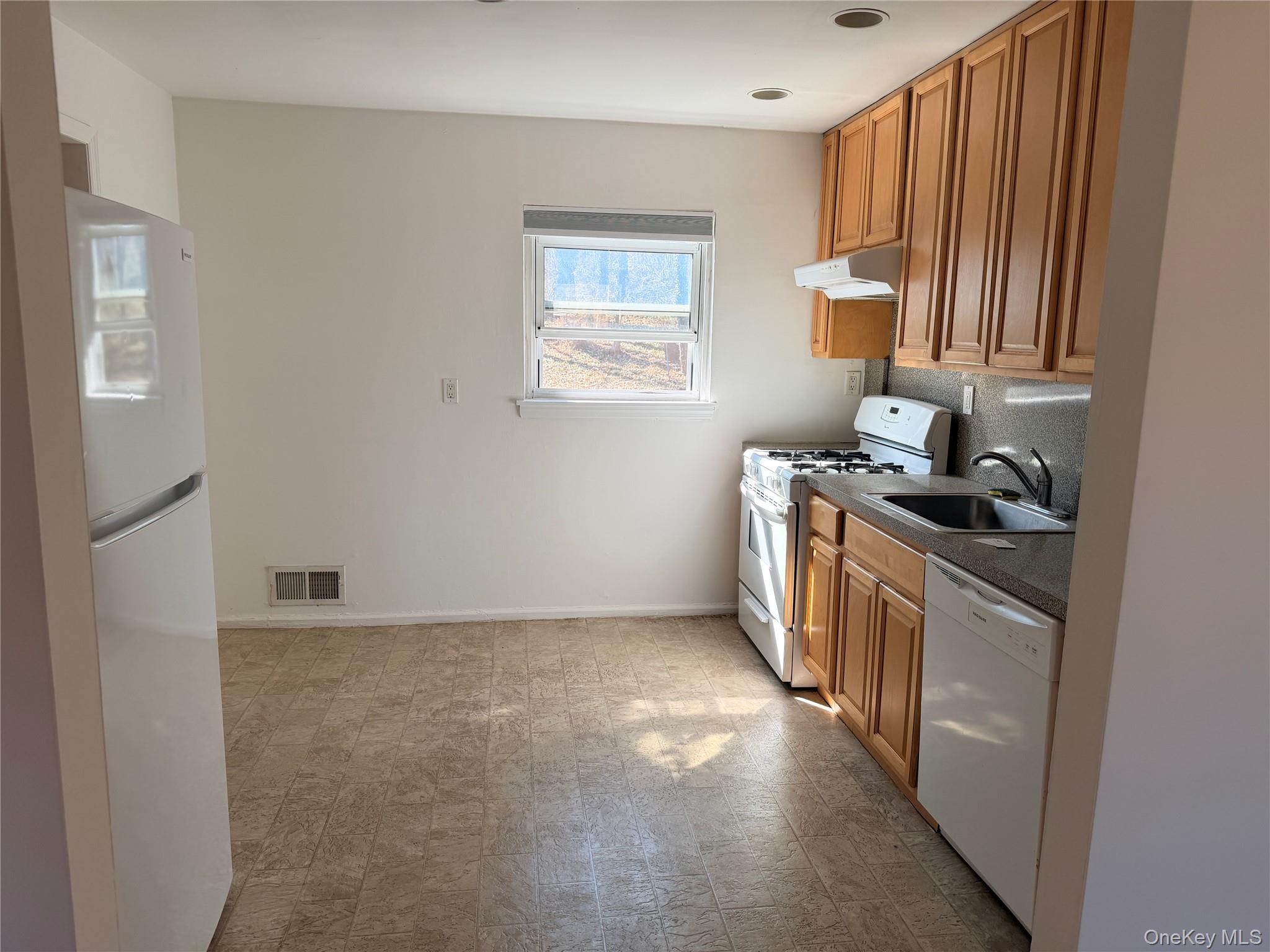 86 McLoughlin Street Unit: D