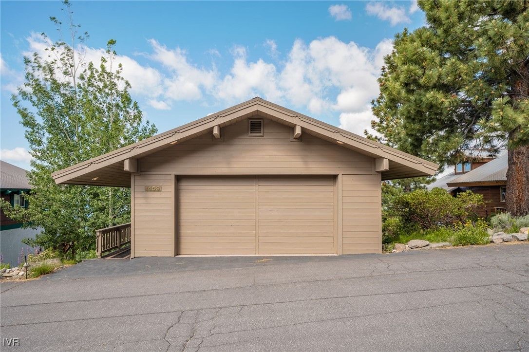 1459 Glarus Court