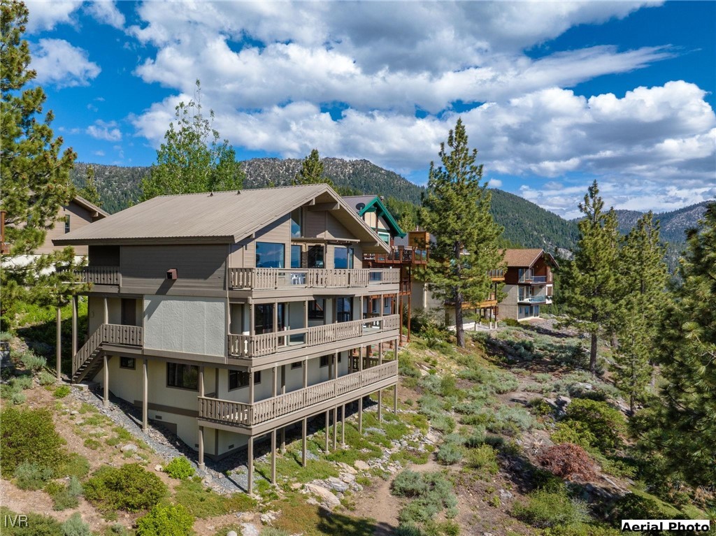1459 Glarus Court