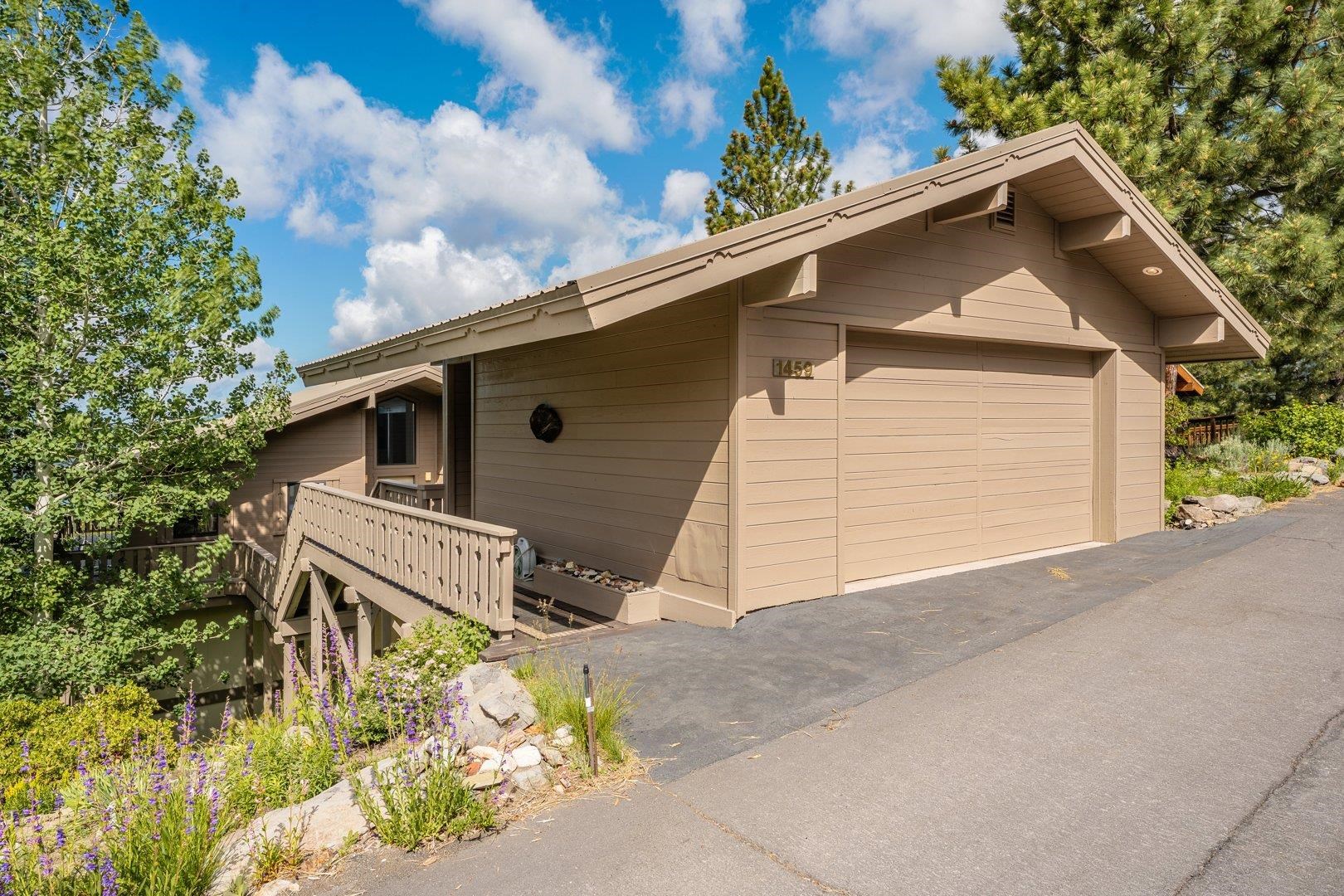 1459 Glarus Court