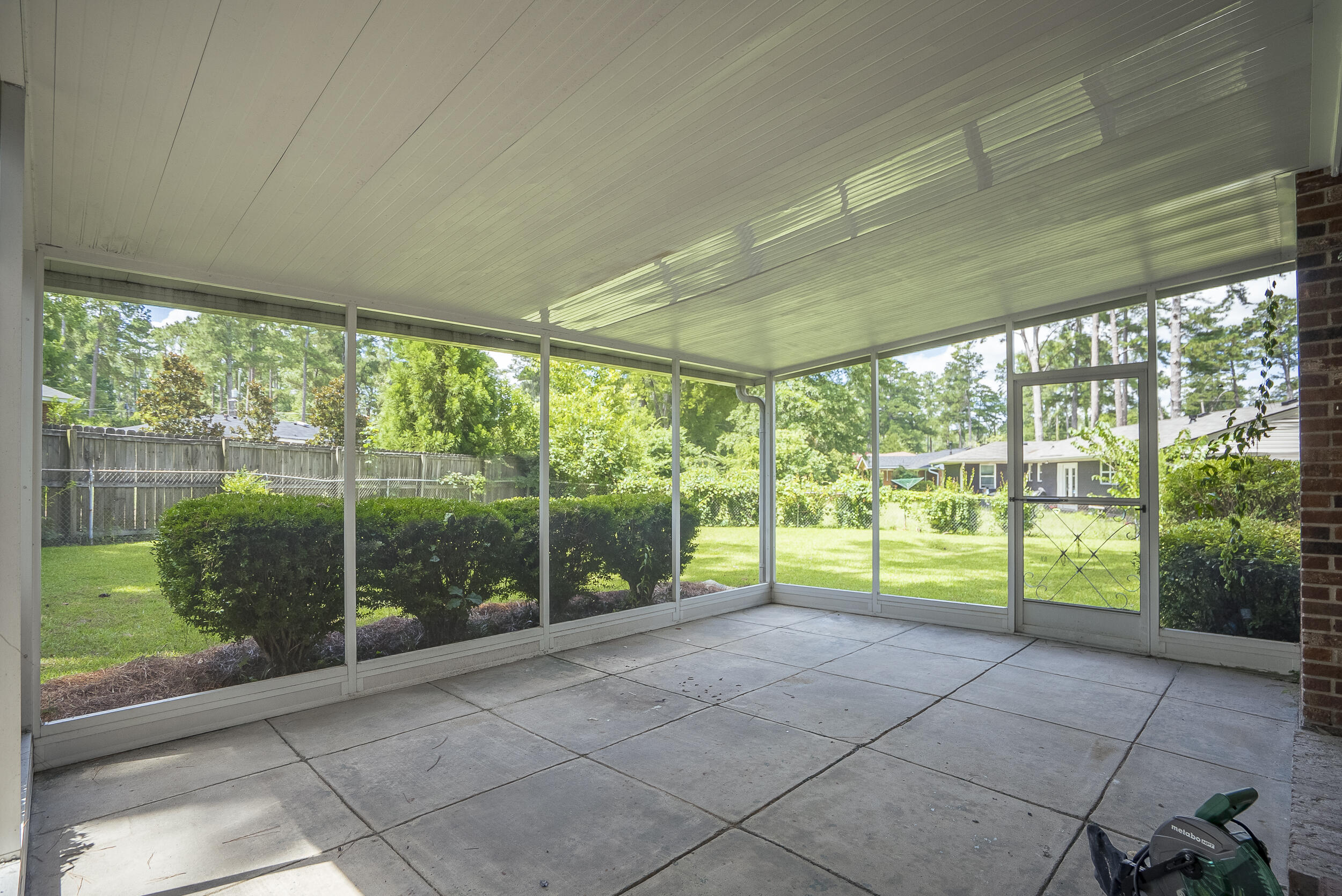 2904 Stratford Drive