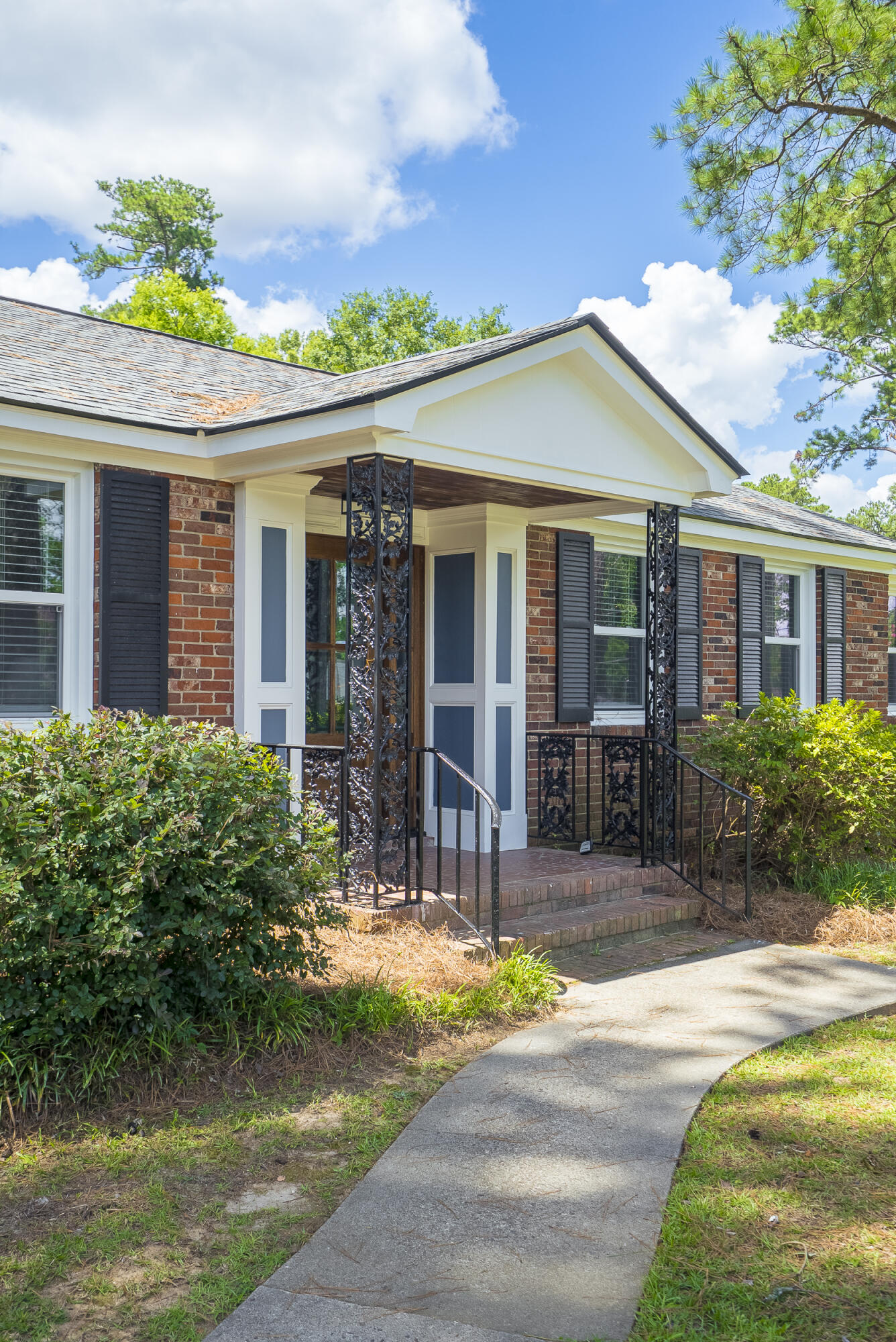 2904 Stratford Drive