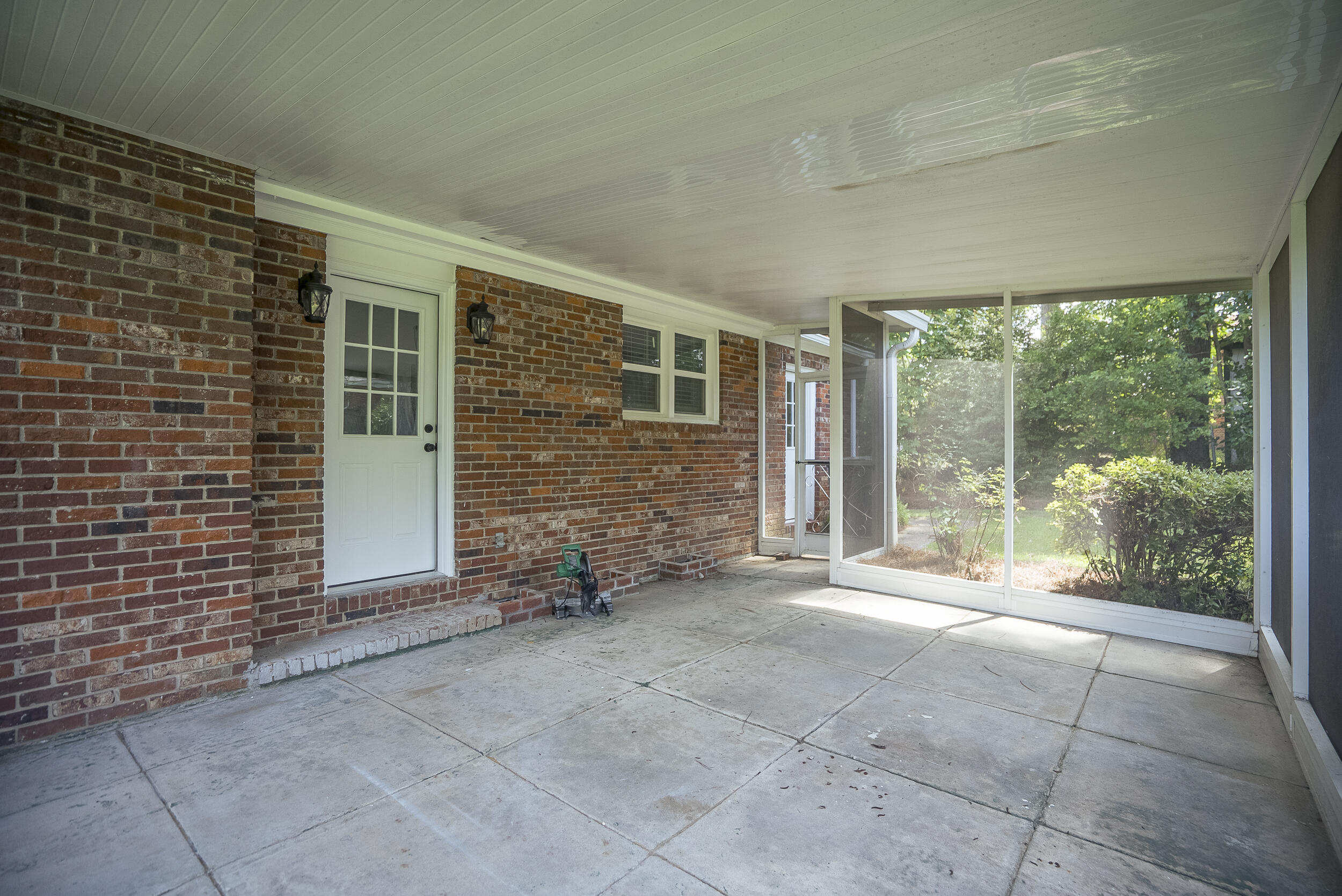 2904 Stratford Drive