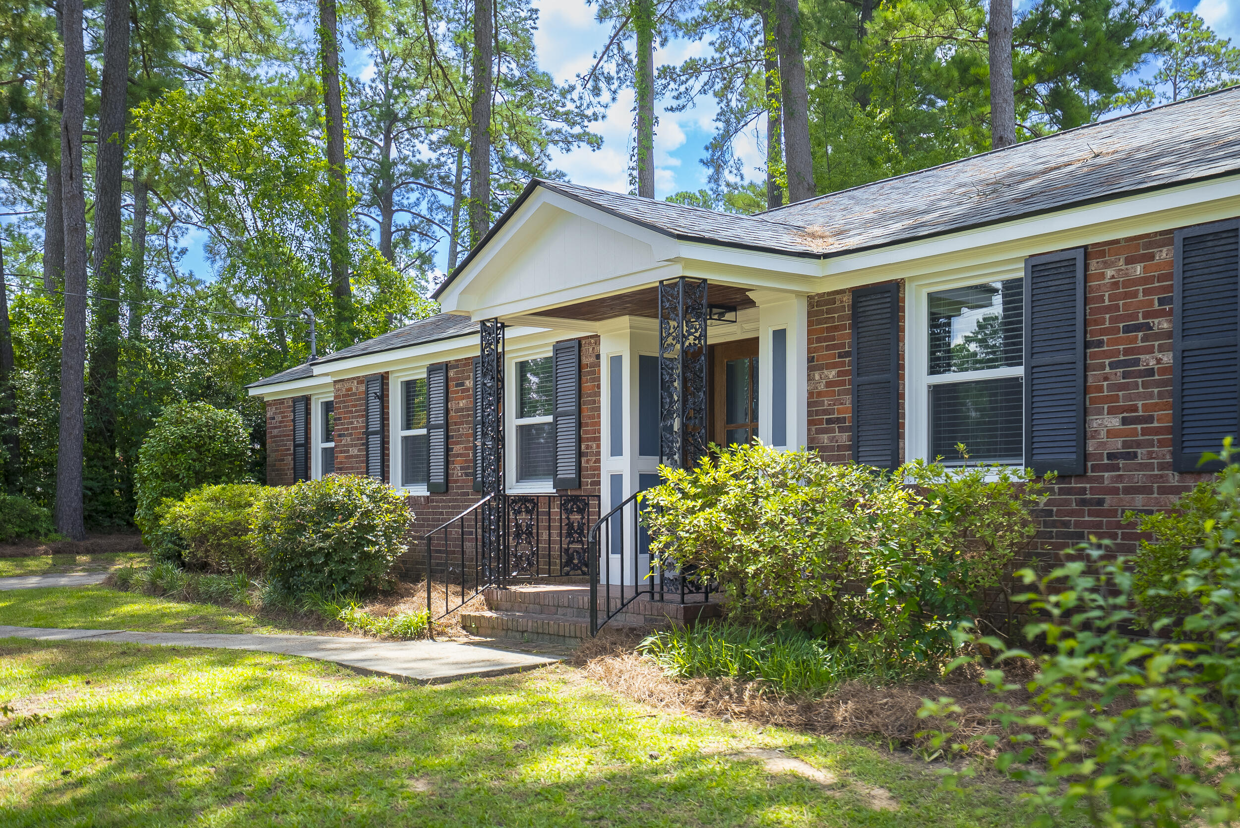 2904 Stratford Drive