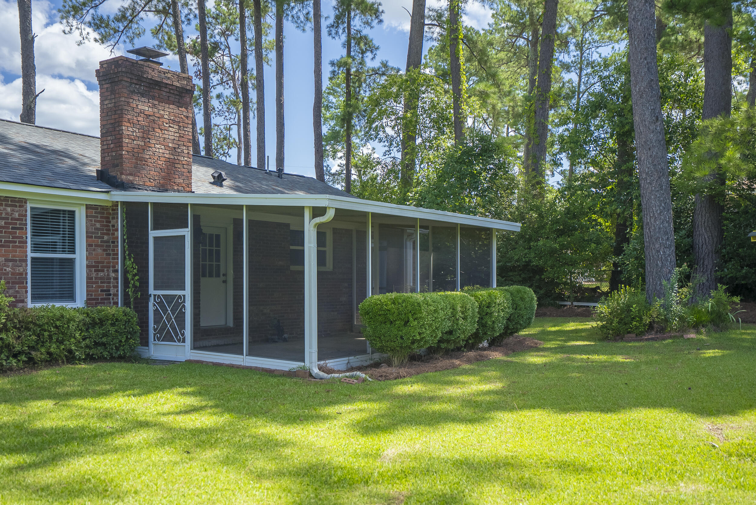 2904 Stratford Drive
