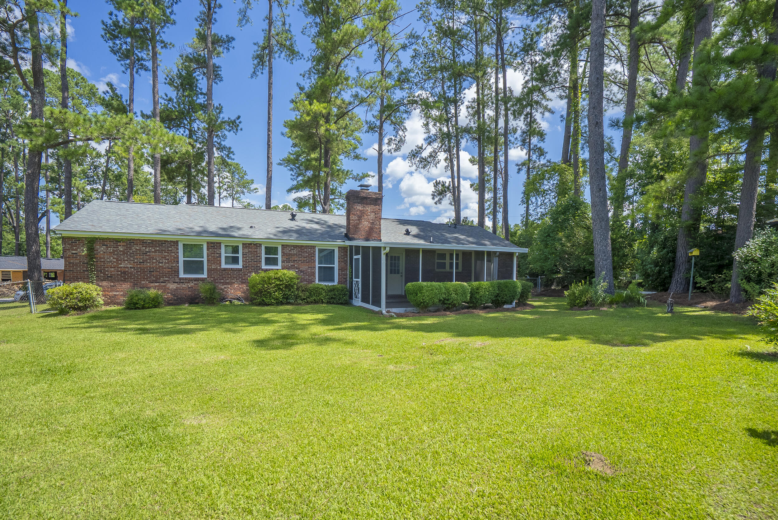 2904 Stratford Drive
