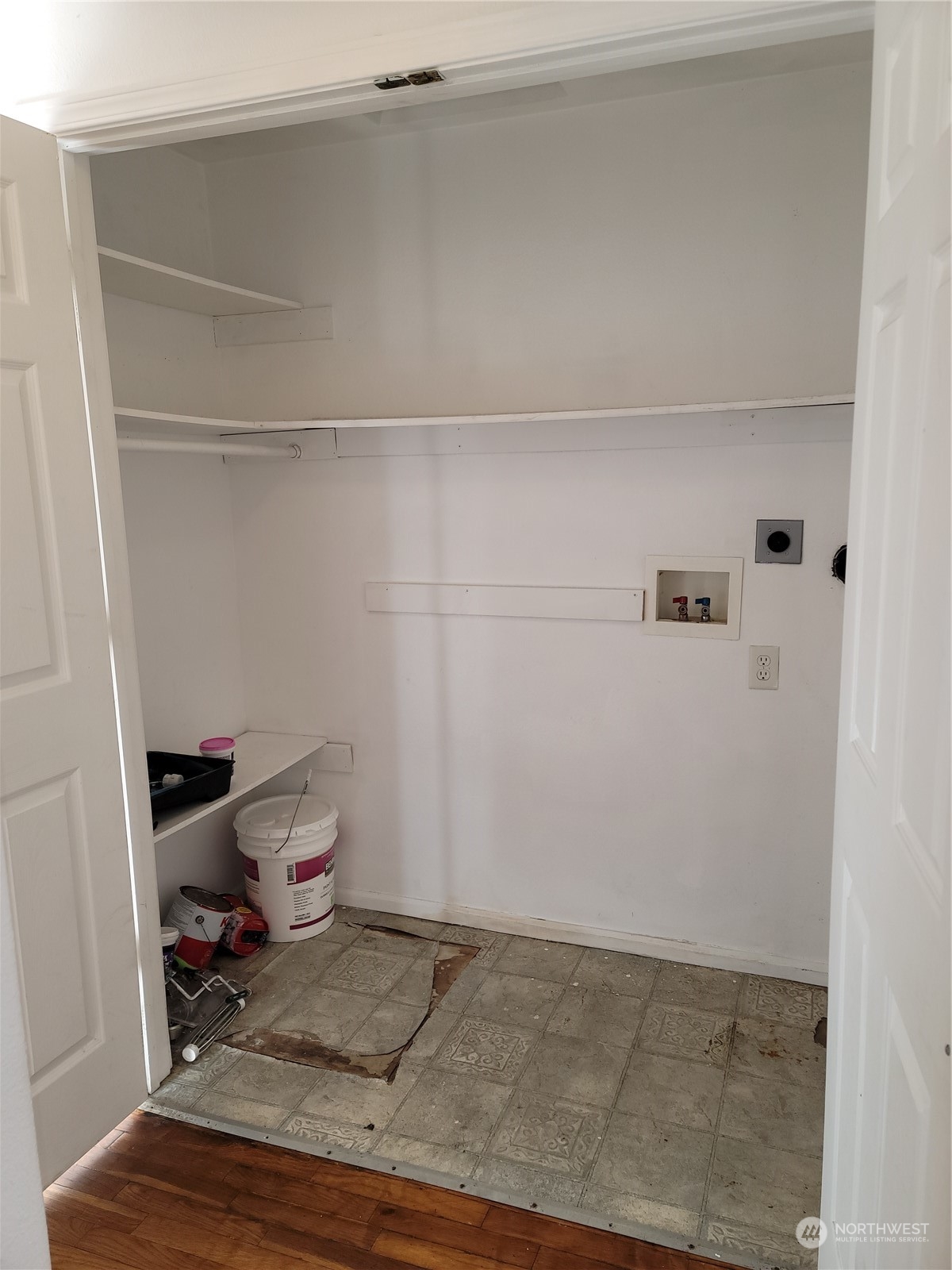 745 S Hawthorne Drive