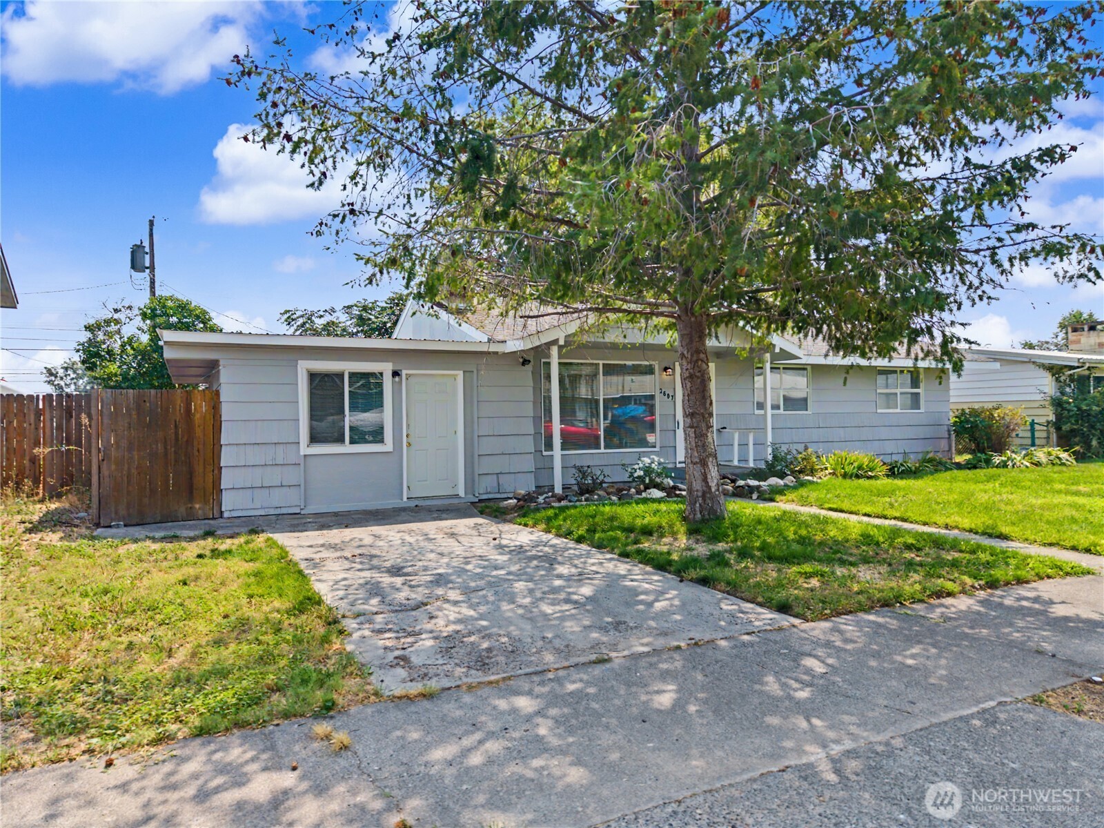 2607 W Texas Street