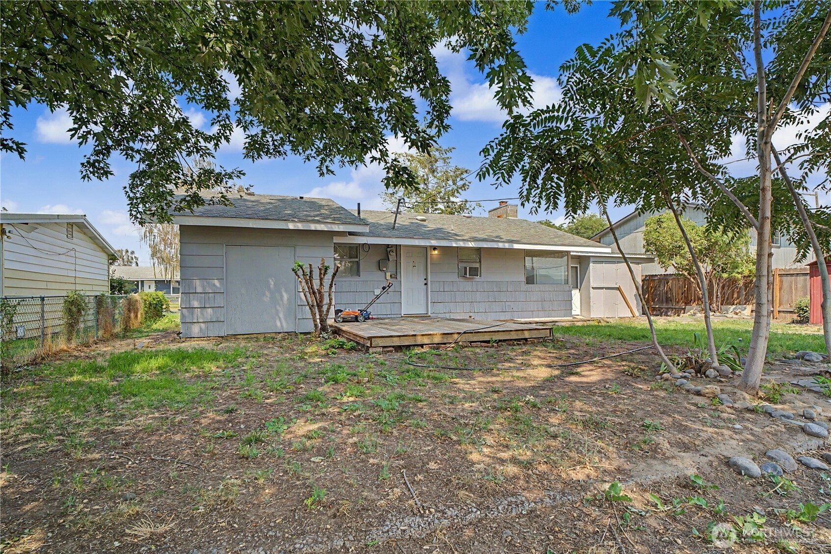 2607 W Texas Street