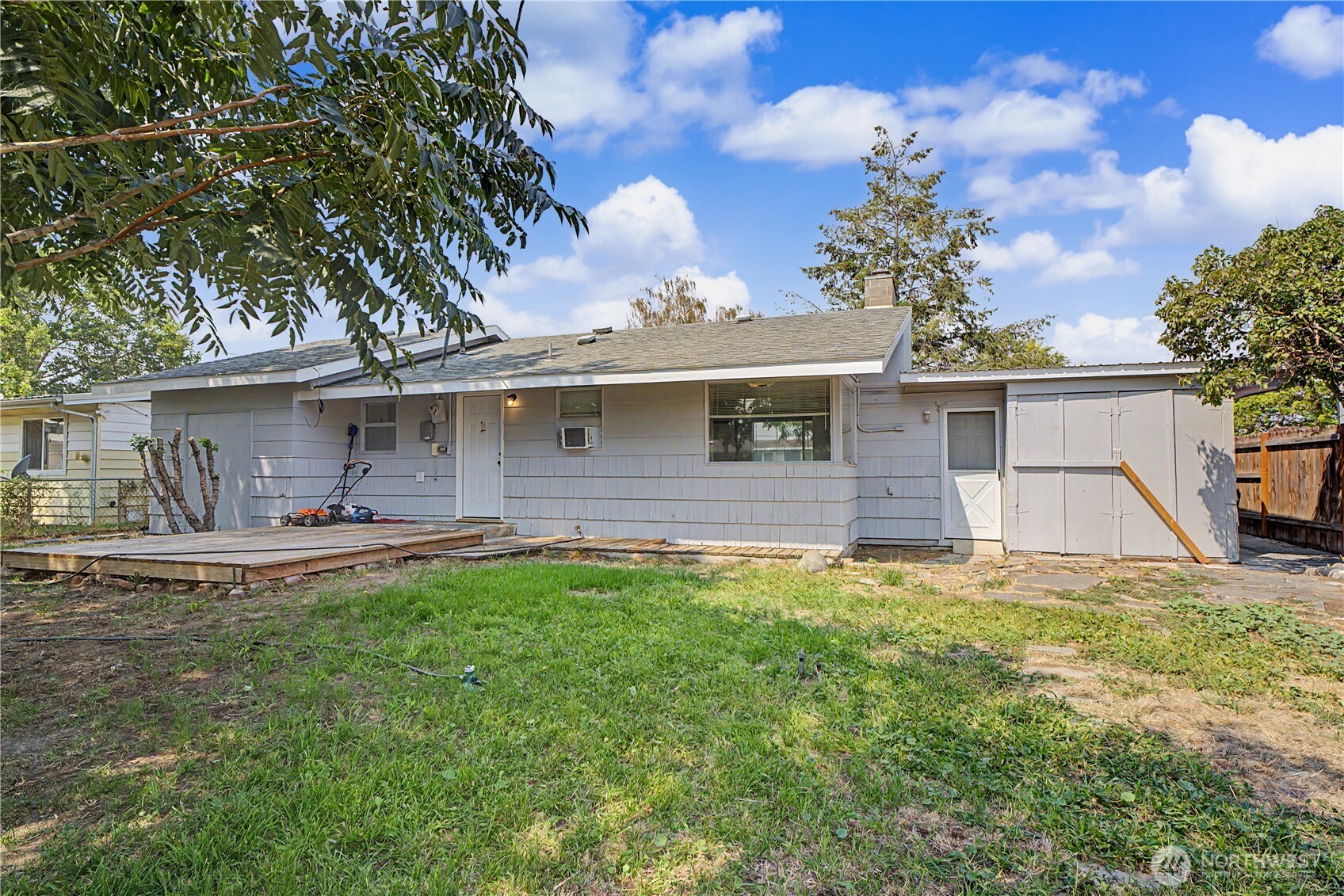 2607 W Texas Street