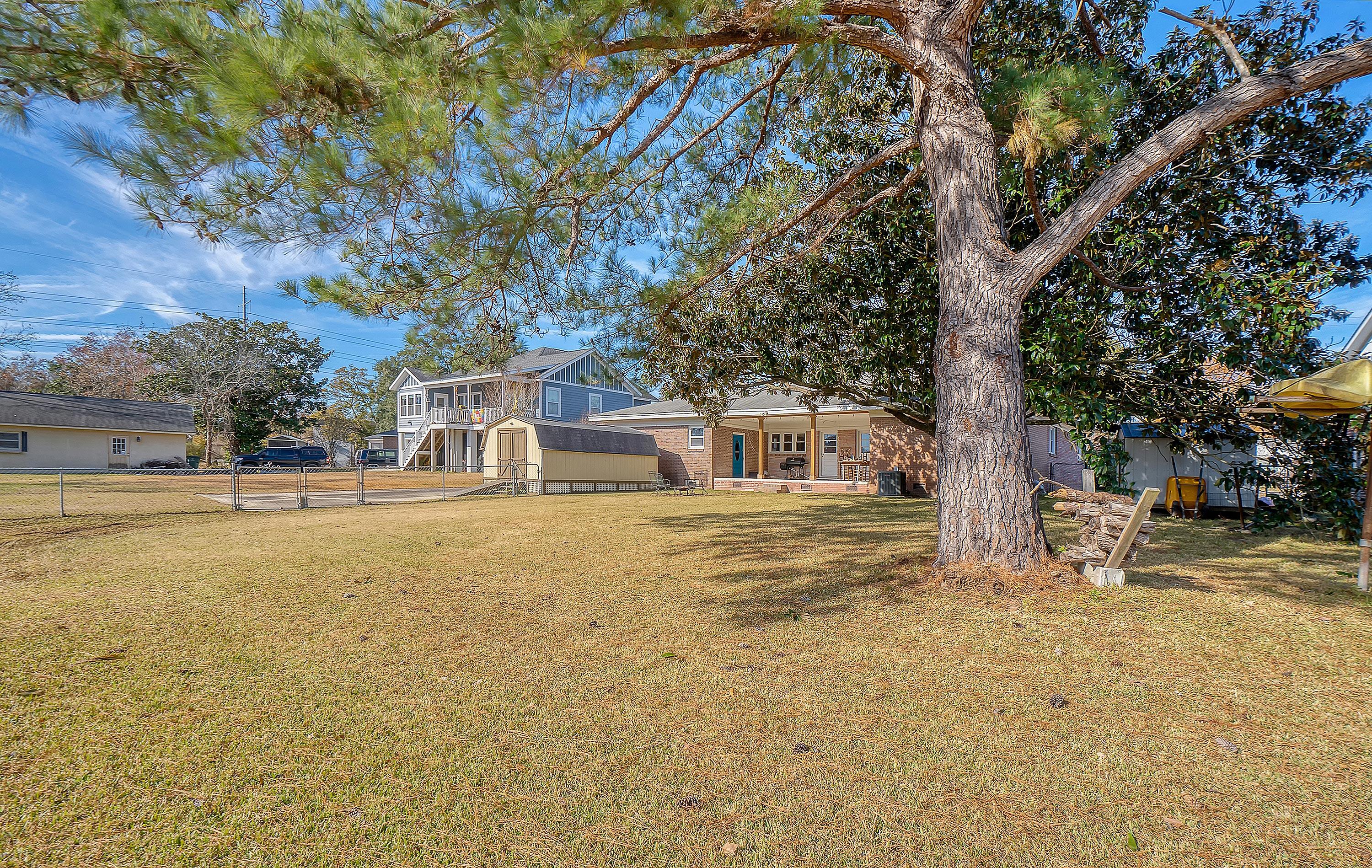 1021 E Recess Road