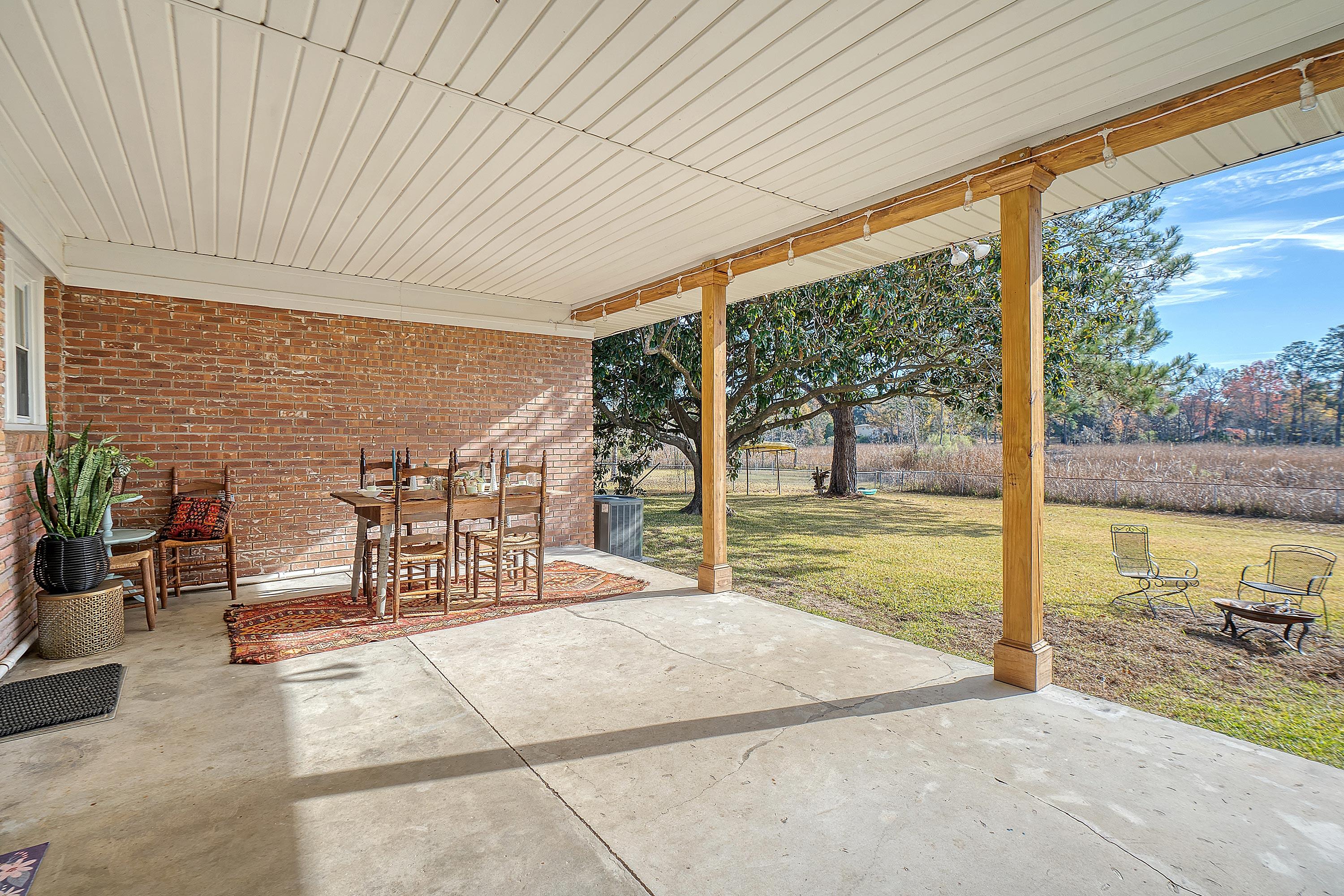 1021 E Recess Road