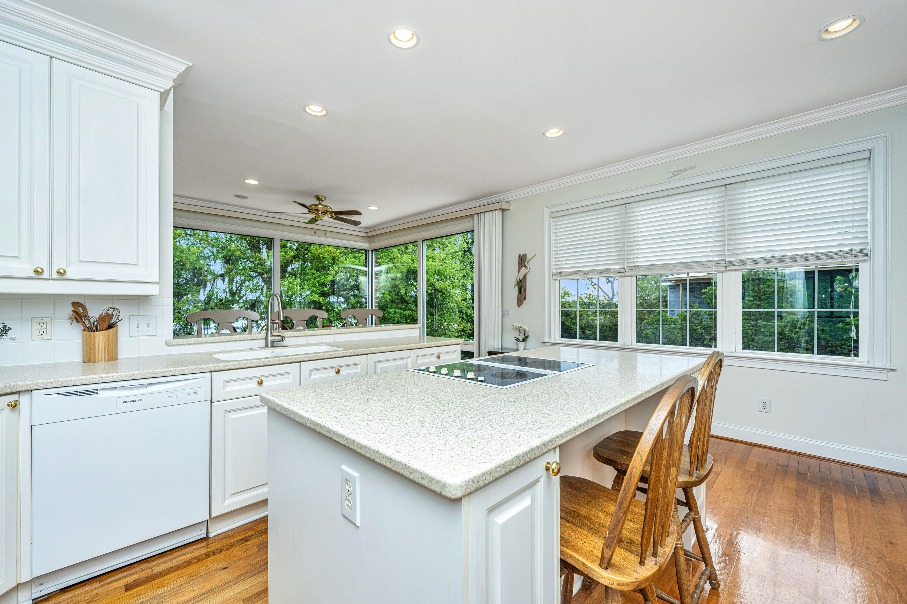 434 Commonwealth Road