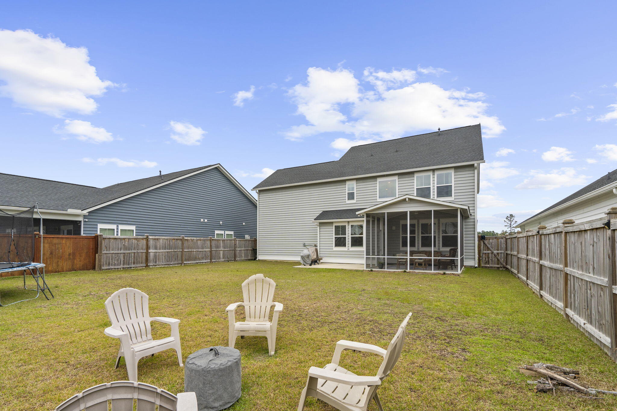 125 Garden Lily Lane