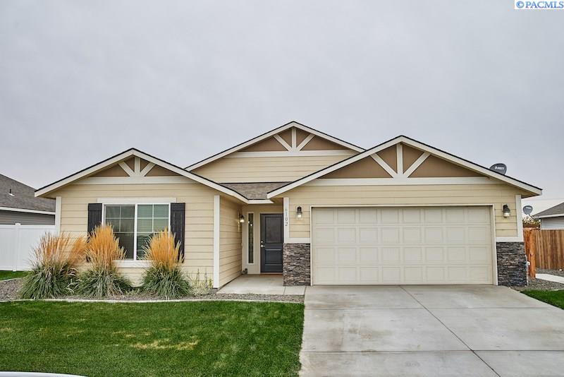 6102 Ramus Lane