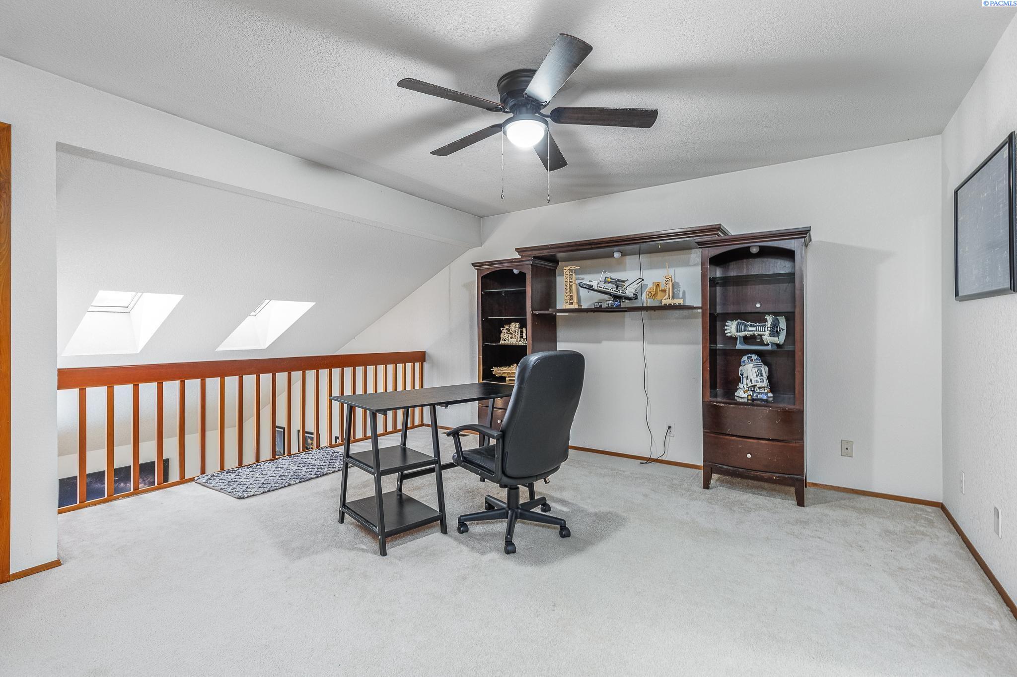 4227 W John Day Pl