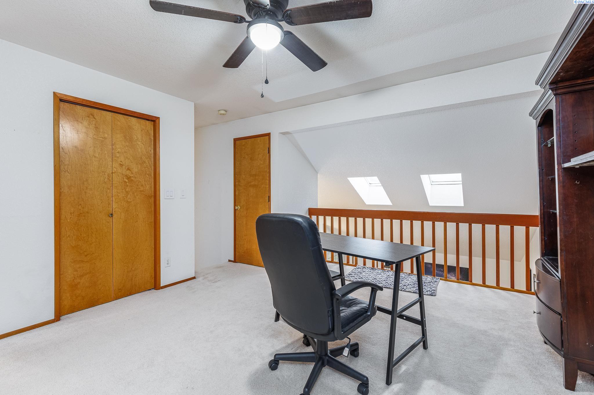 4227 W John Day Pl