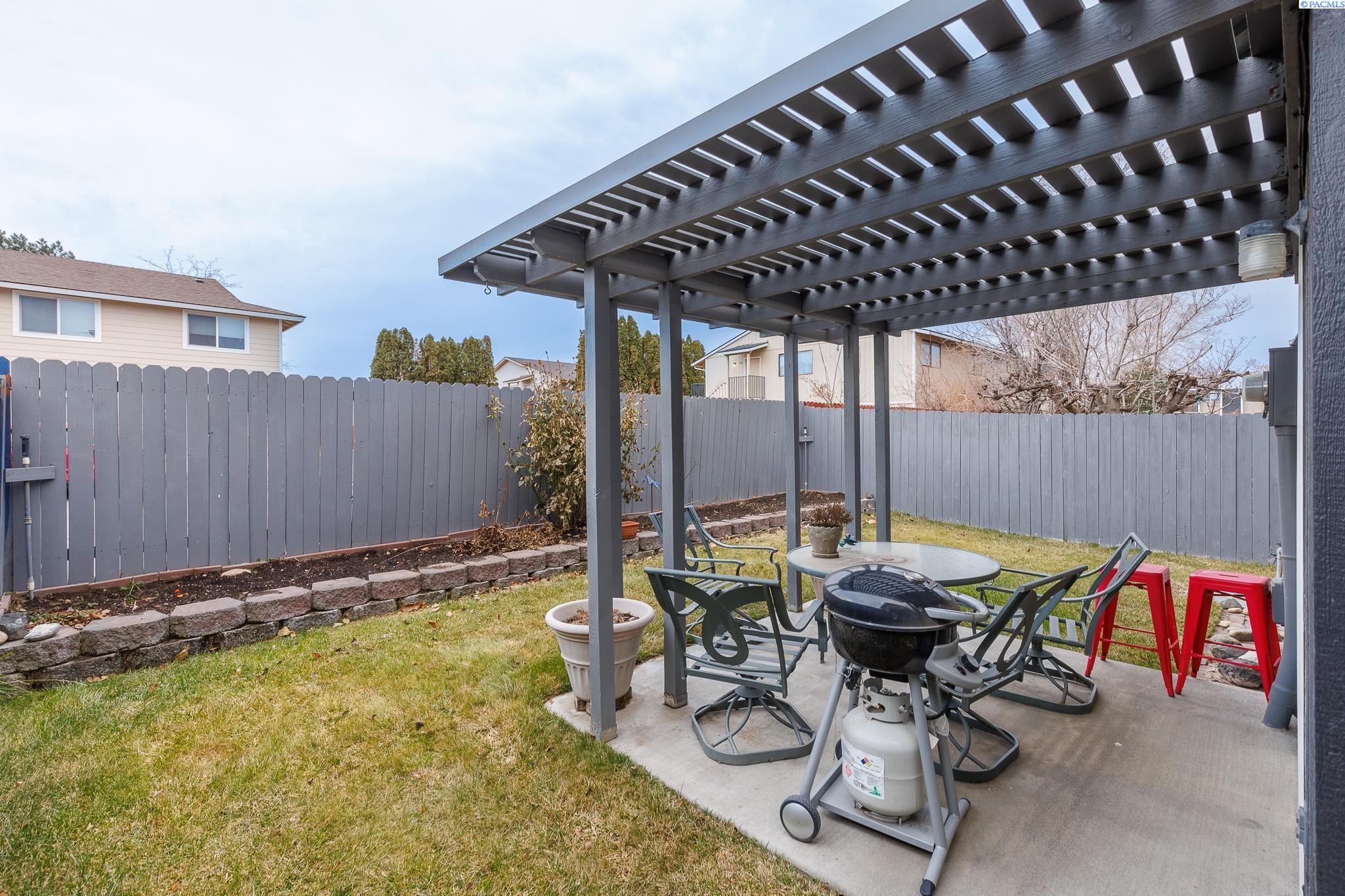4227 W John Day Pl