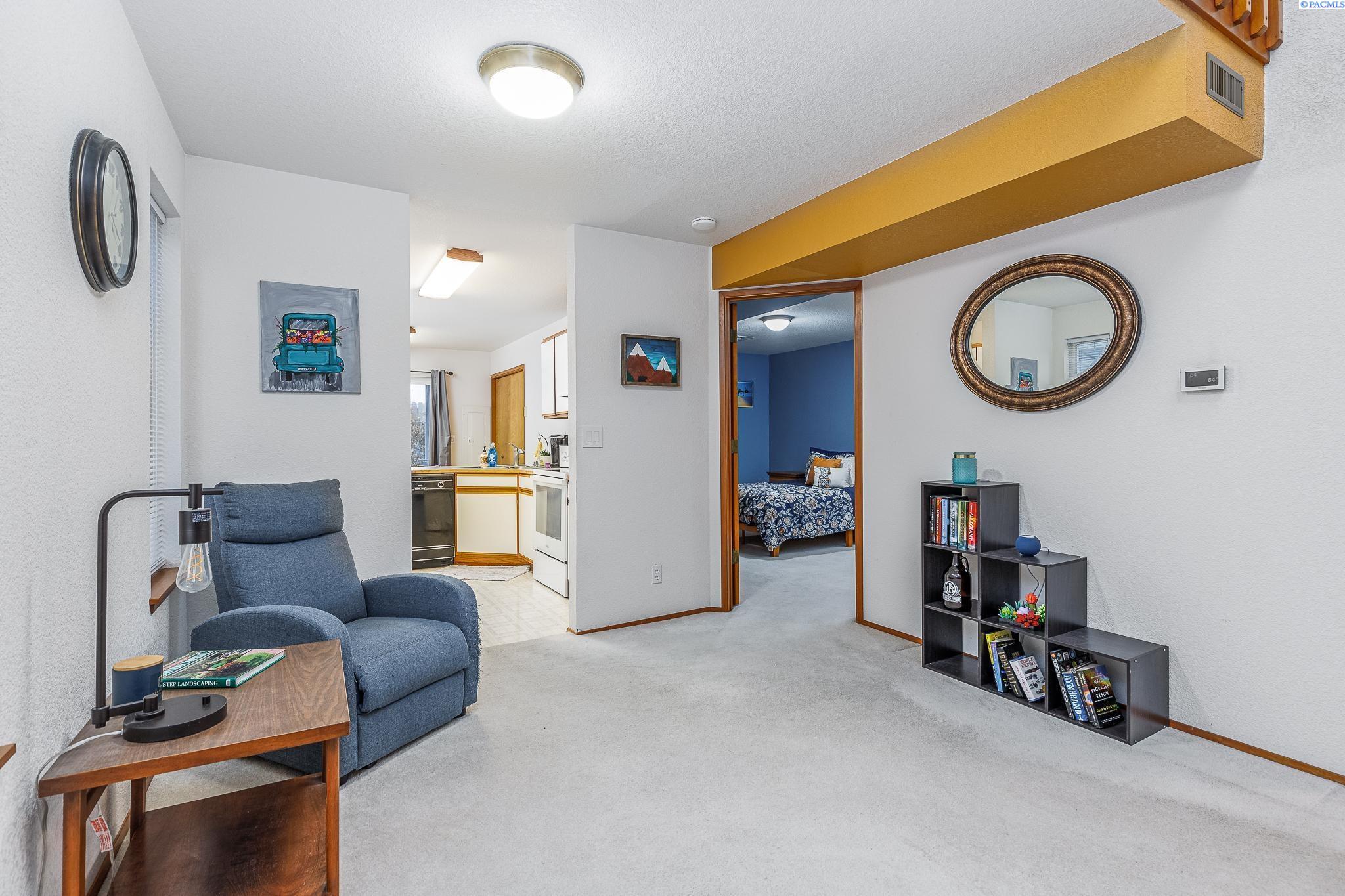 4227 W John Day Pl