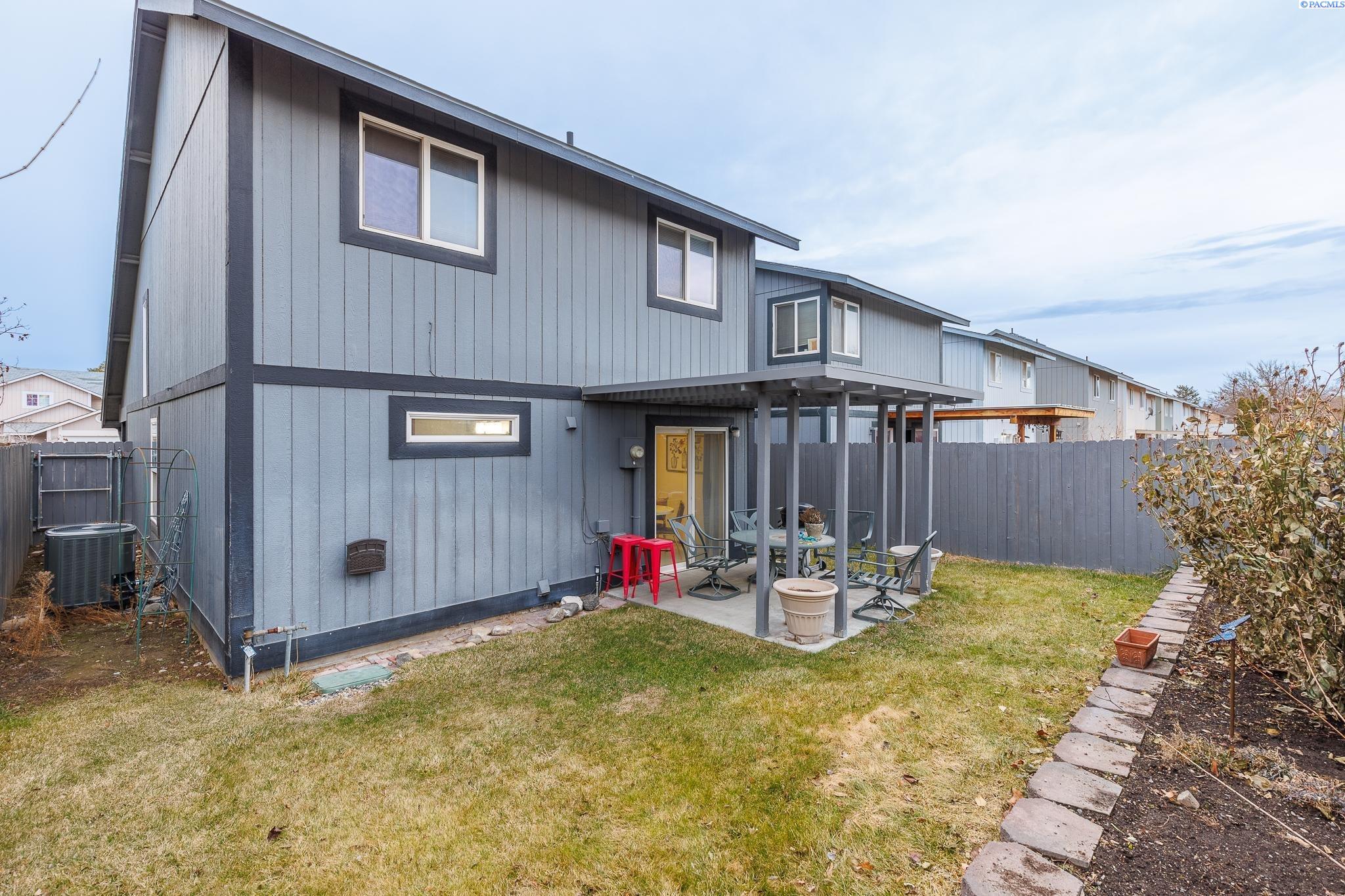 4227 W John Day Pl