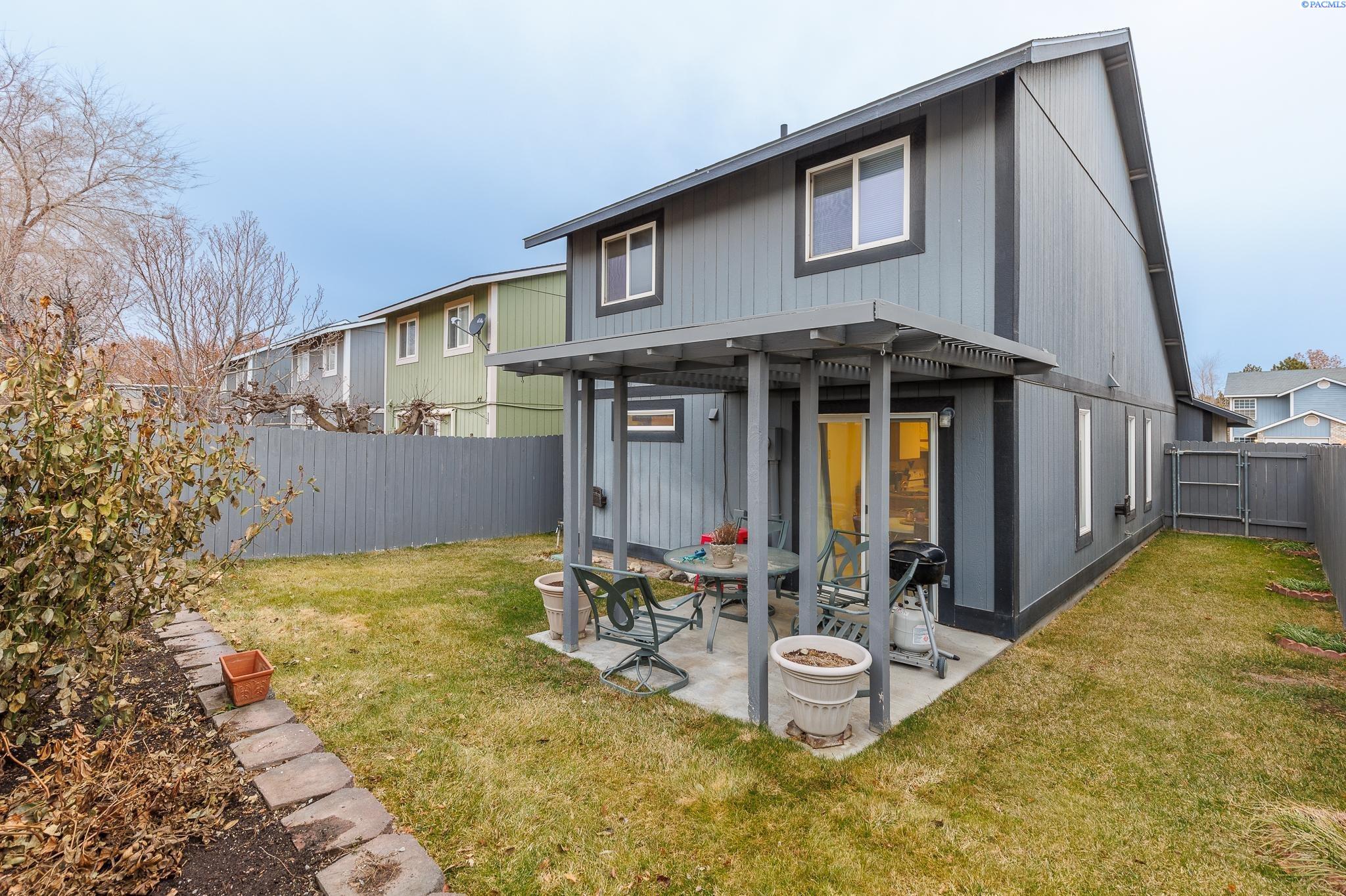 4227 W John Day Pl