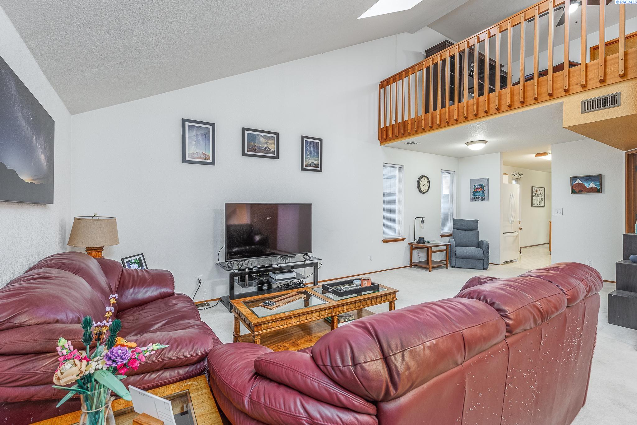 4227 W John Day Pl