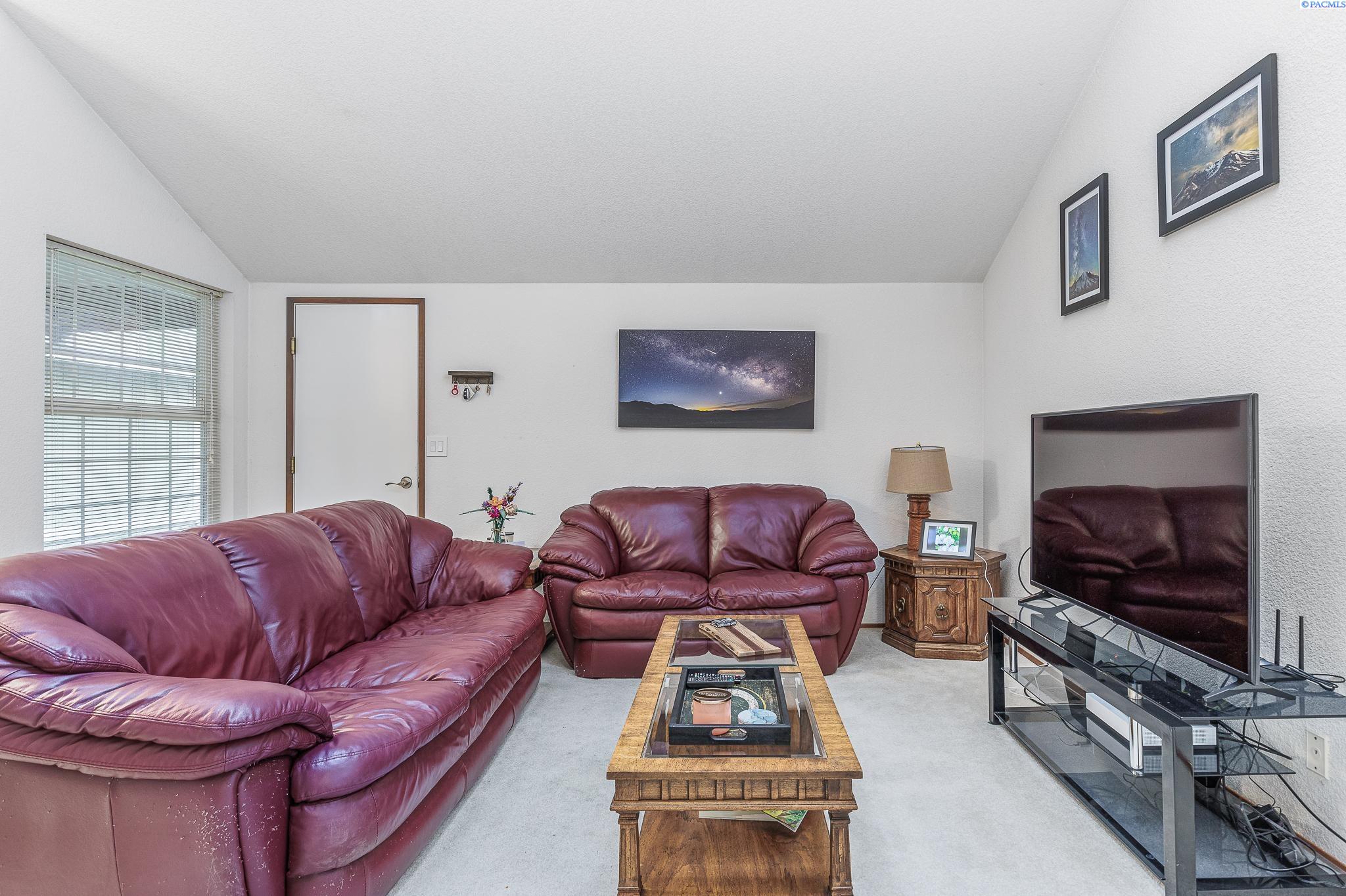 4227 W John Day Pl
