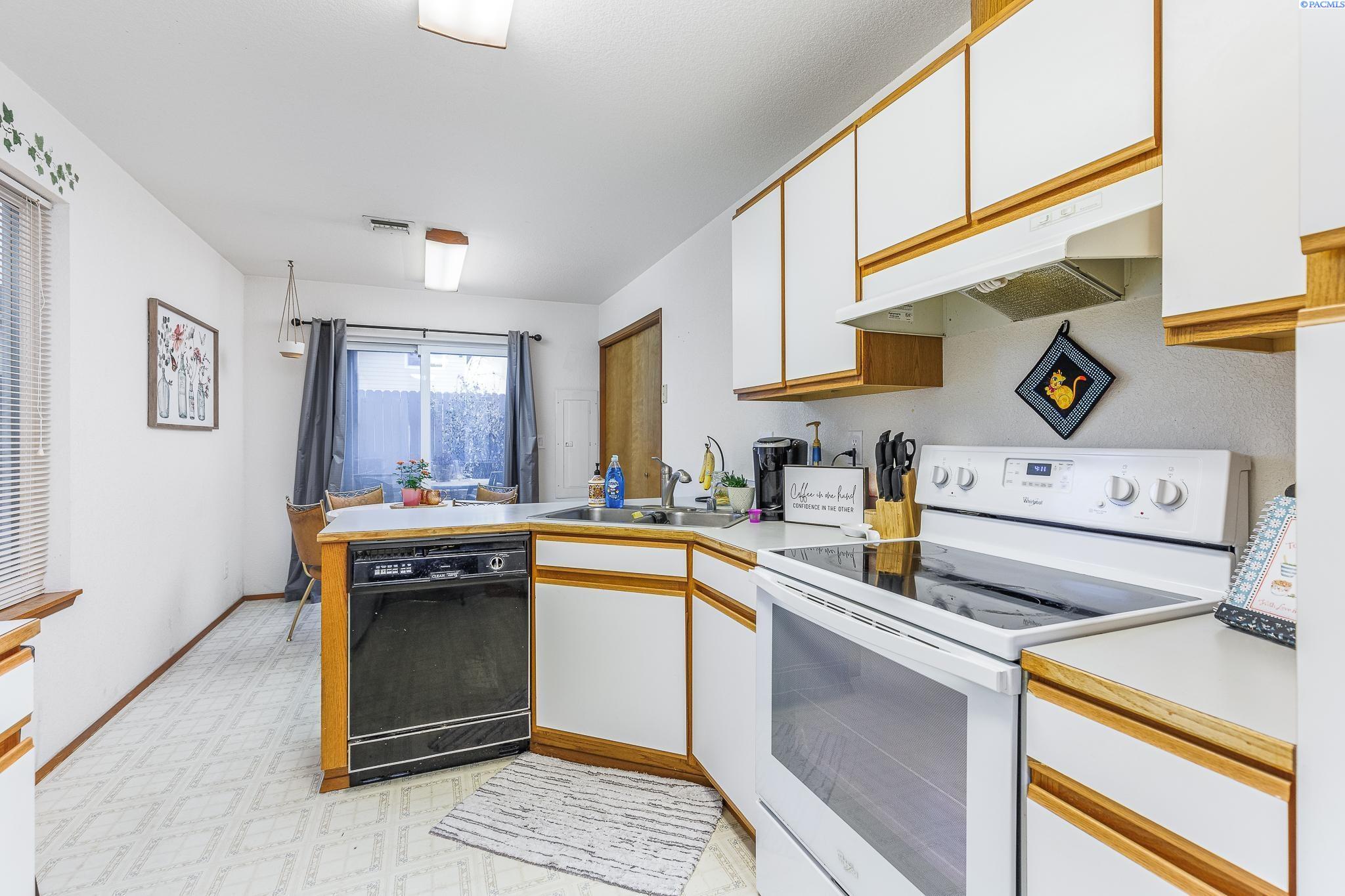 4227 W John Day Pl