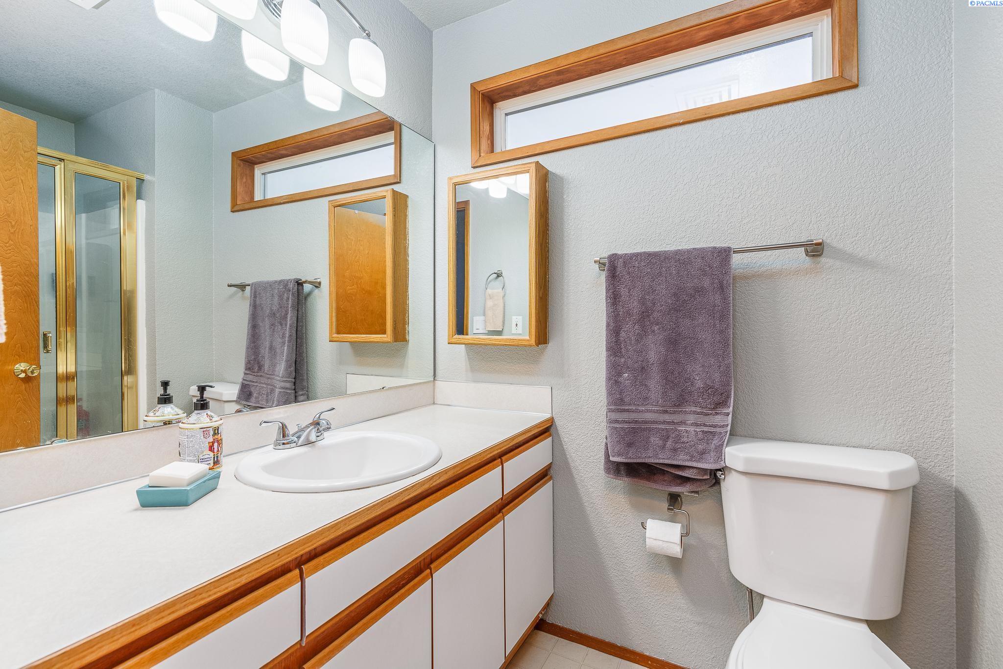 4227 W John Day Pl