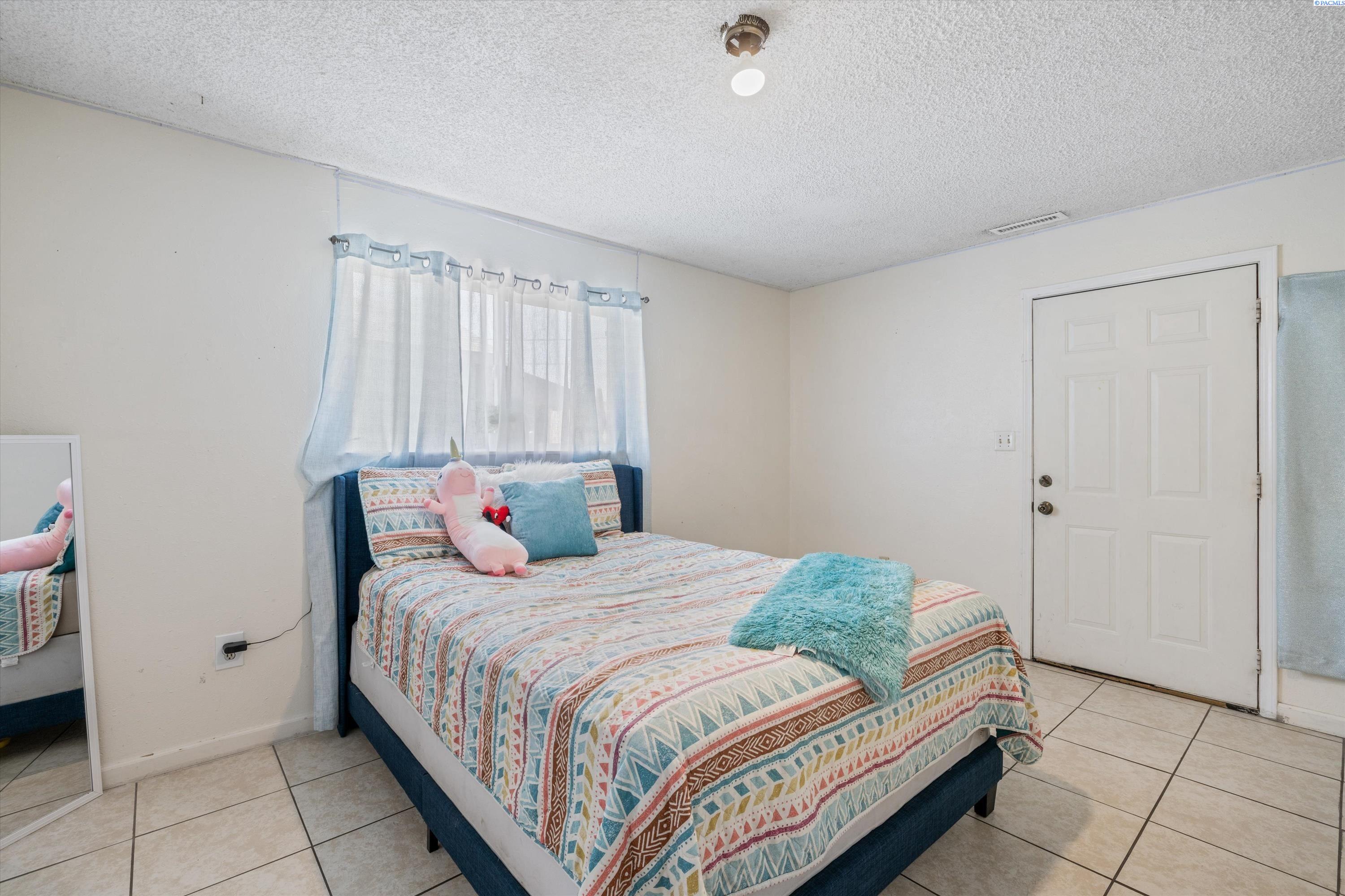 914 W Canal