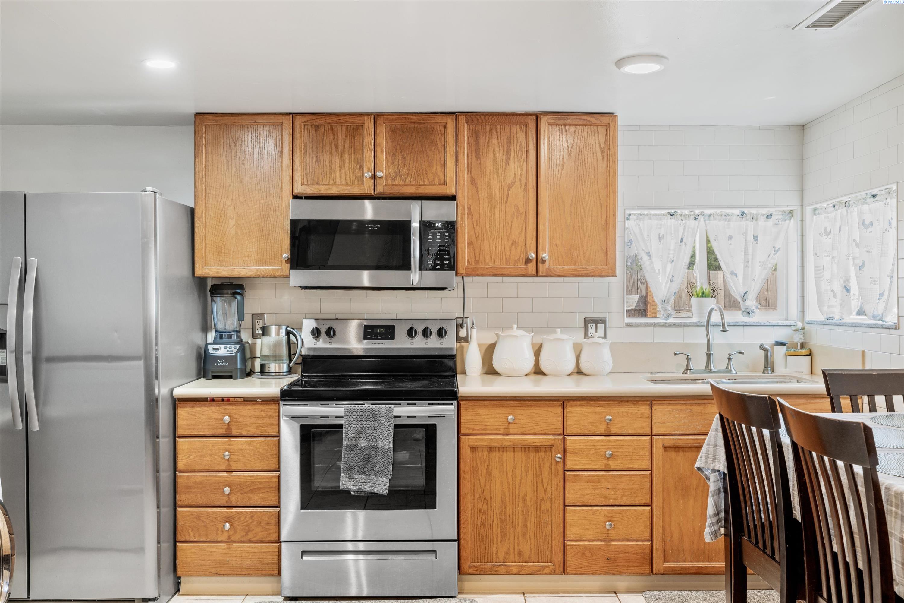 914 W Canal