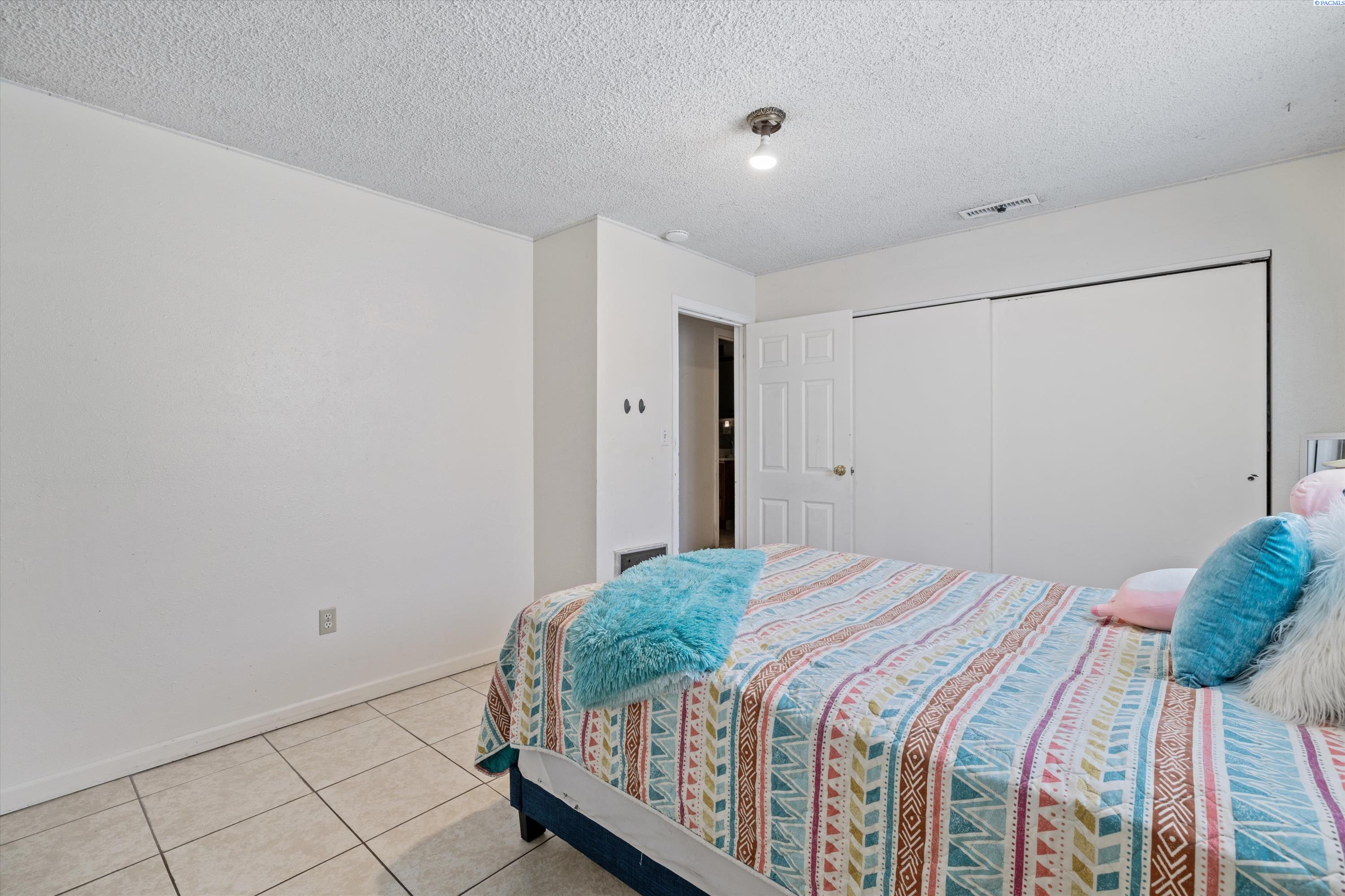 914 W Canal