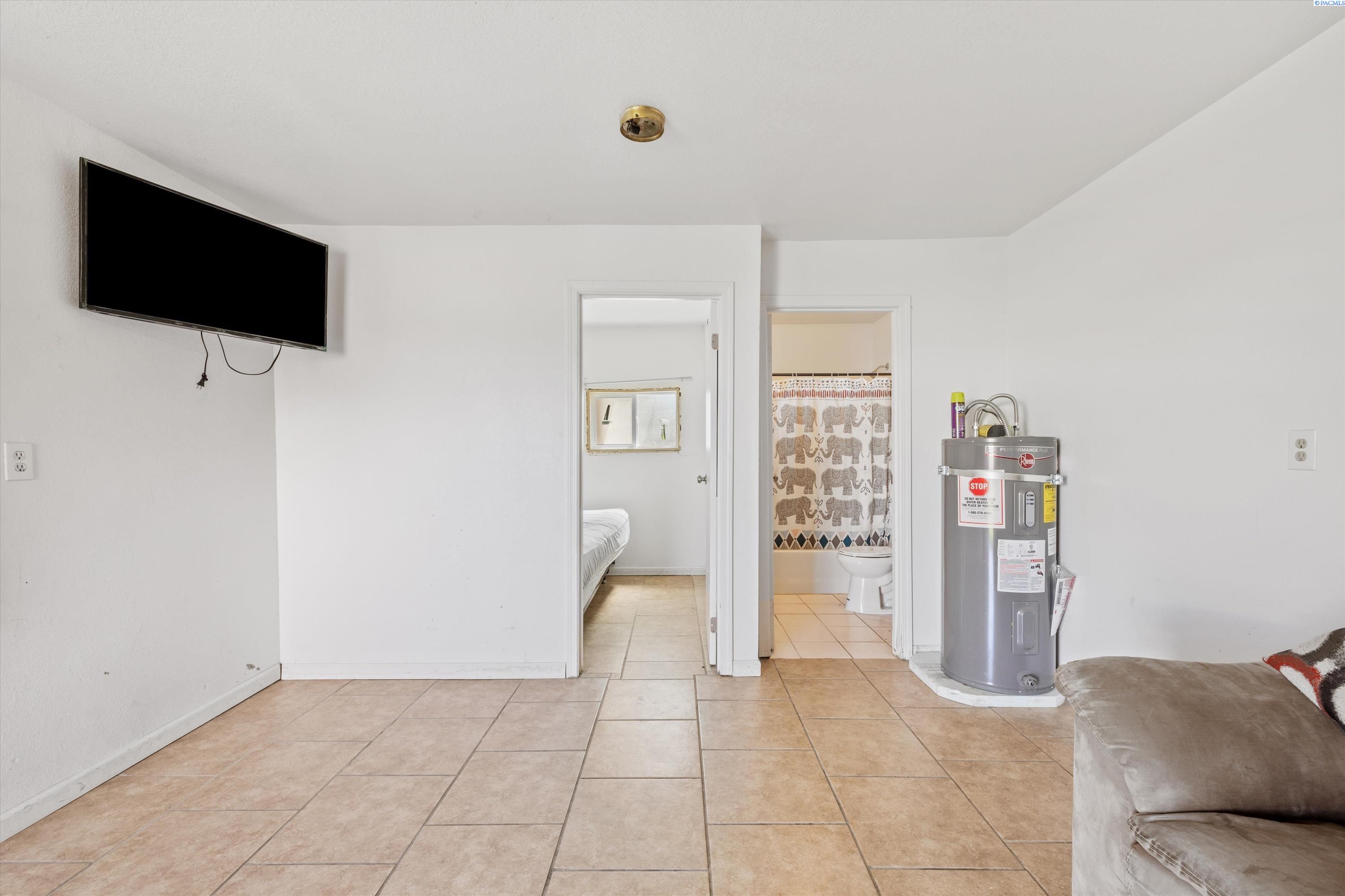 914 W Canal