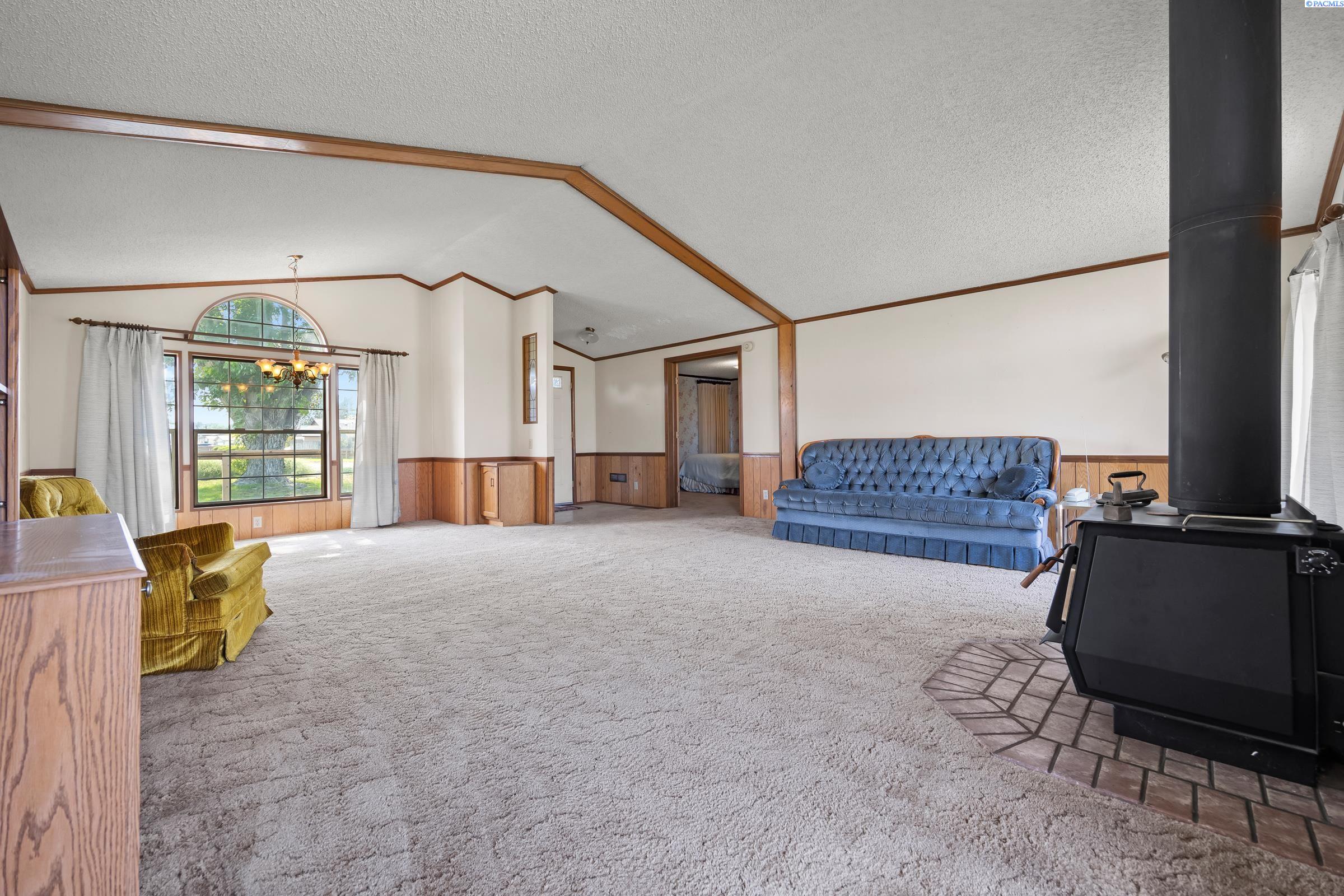 346 Reinken Blvd