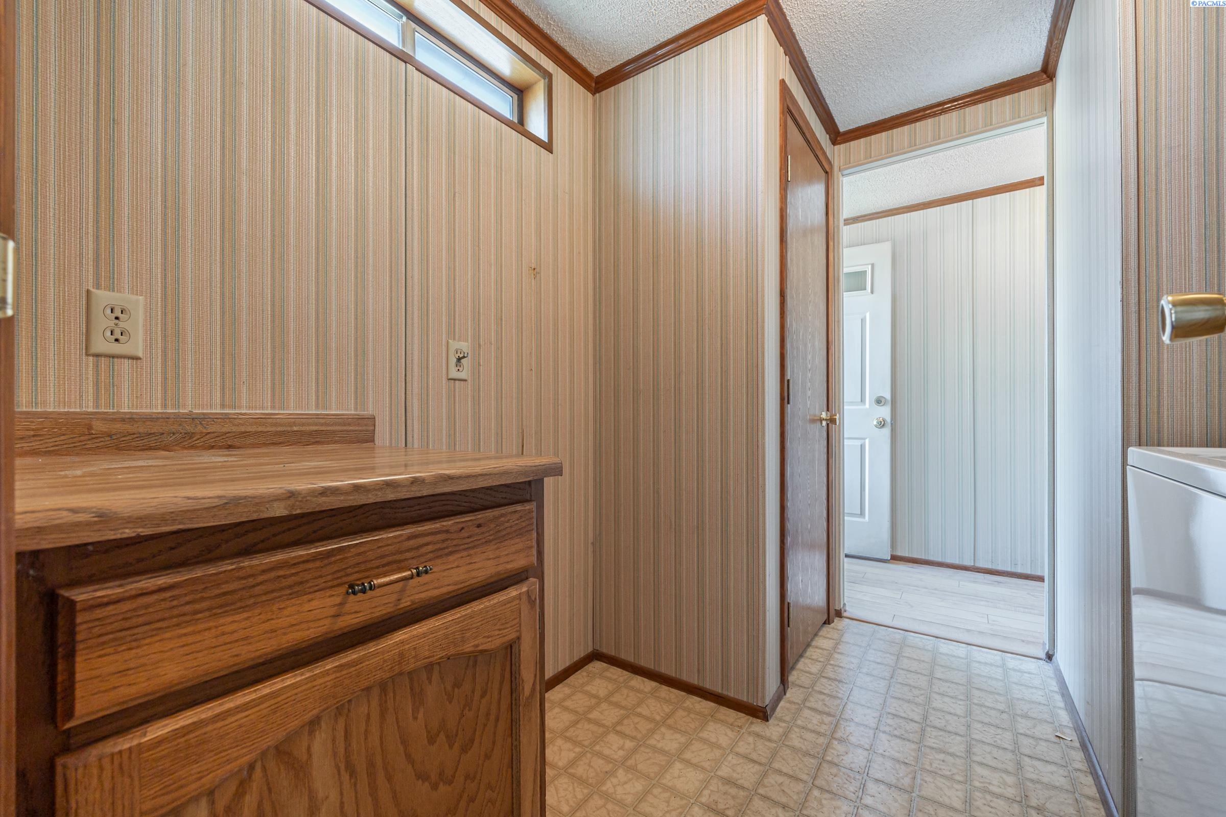346 Reinken Blvd