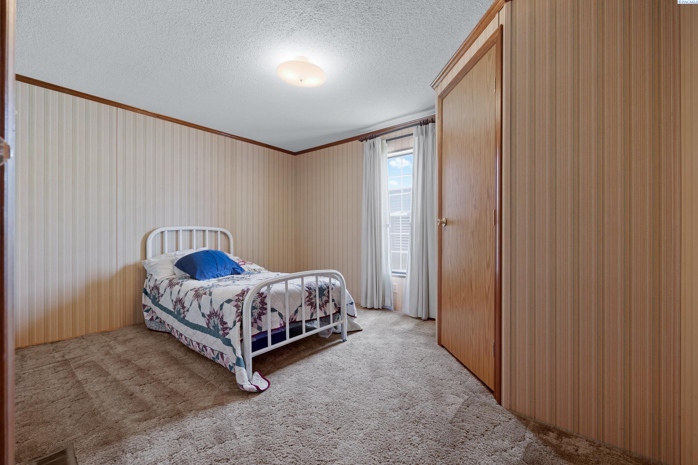 346 Reinken Blvd